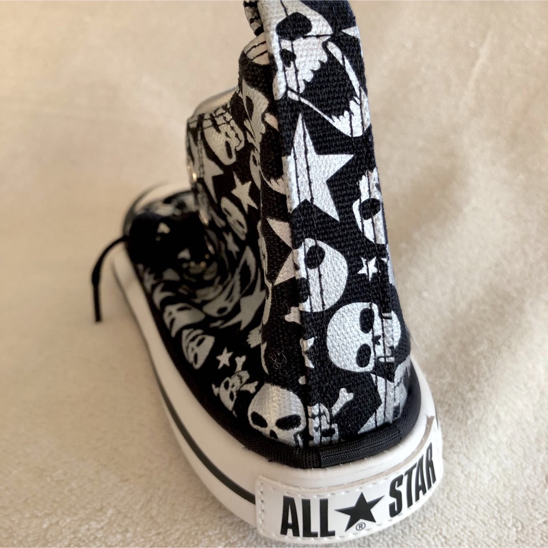 CONVERSE(コンバース)の新品コンバース　スニーカー型　ペンケース　ドクロ　靴型　筆箱　ペンポーチ エンタメ/ホビーのエンタメ その他(その他)の商品写真