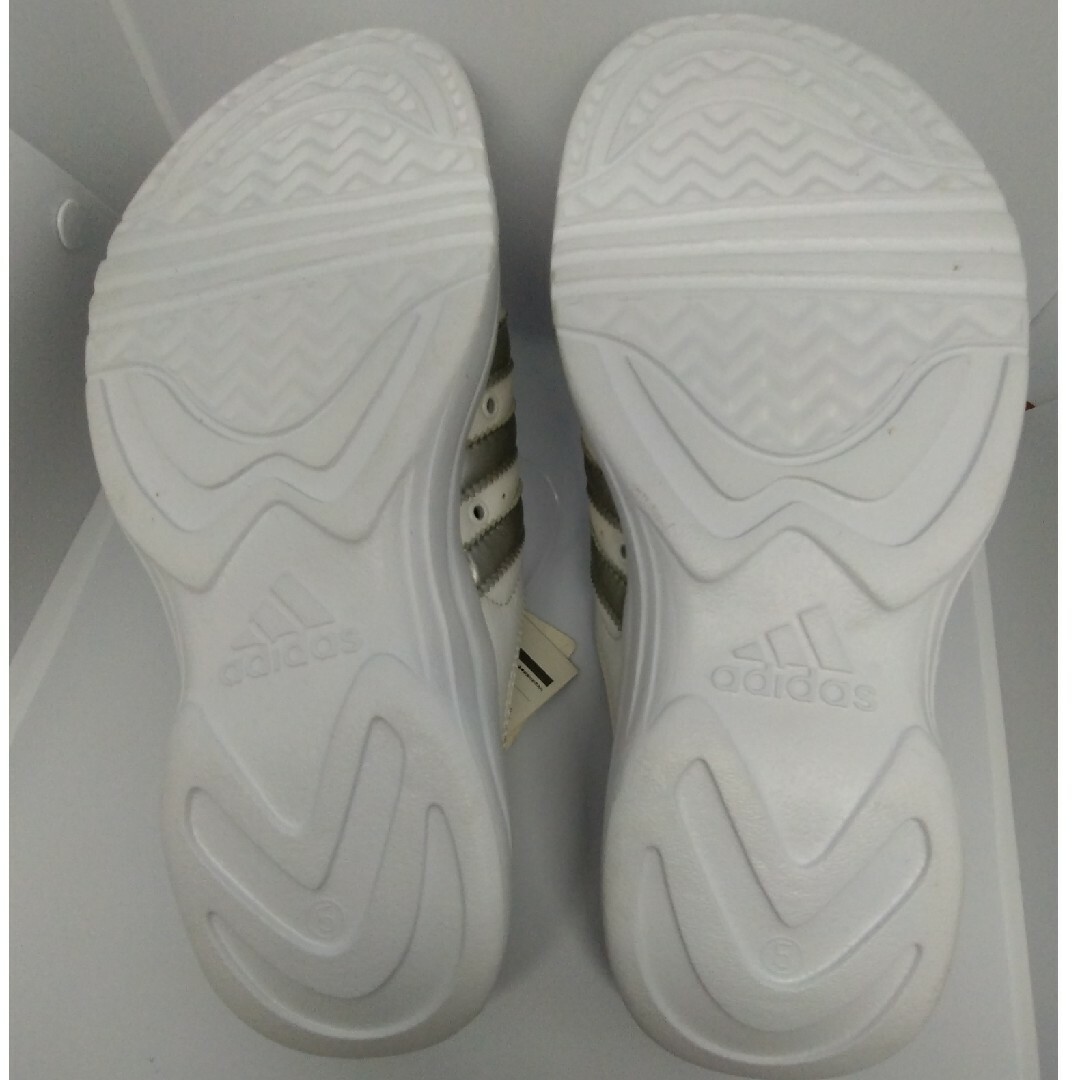 adidas(アディダス)のadidasサンダルss Clog レディースの靴/シューズ(サンダル)の商品写真