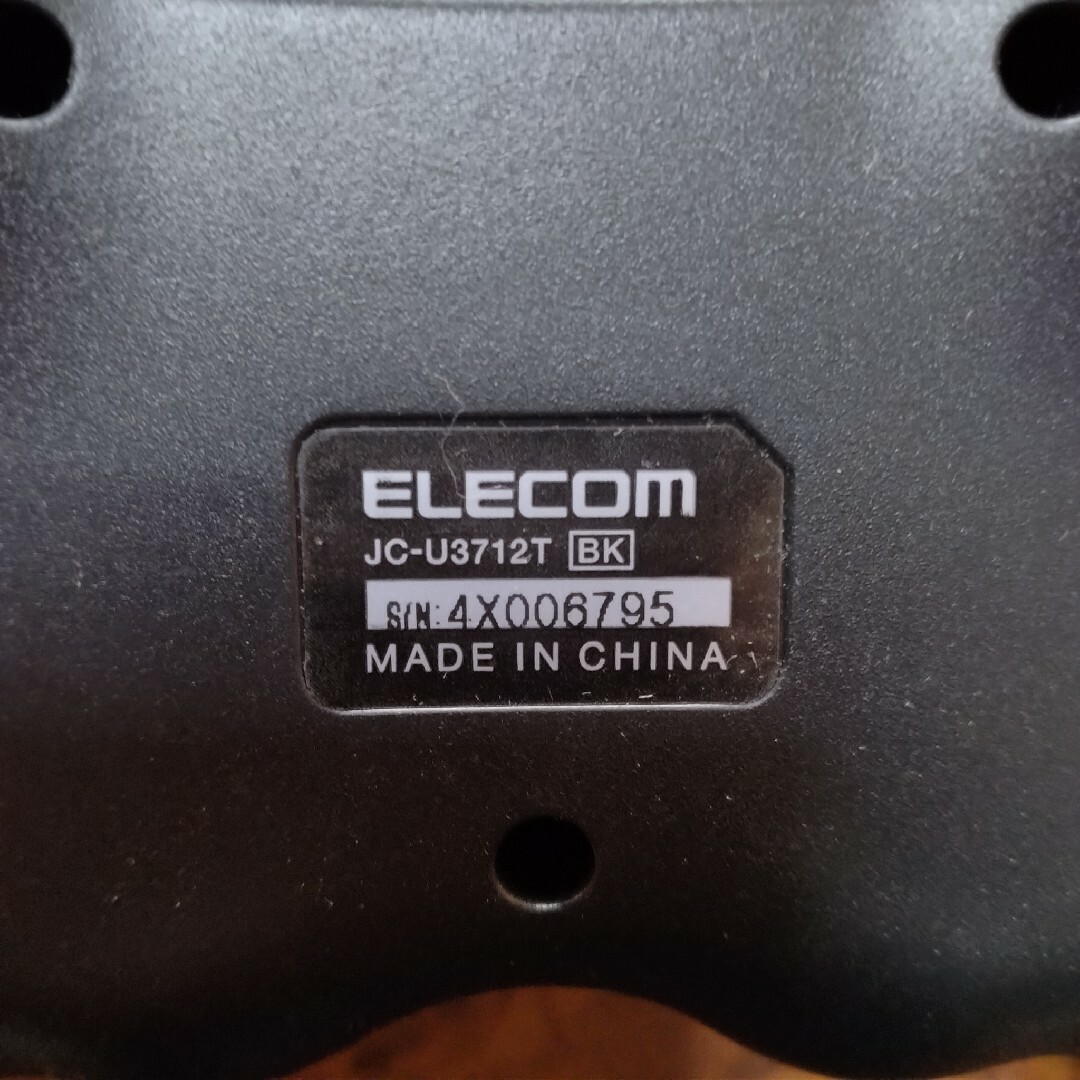 ELECOM(エレコム)のELECOM　12ボタンUSBゲームパッド エンタメ/ホビーのゲームソフト/ゲーム機本体(その他)の商品写真