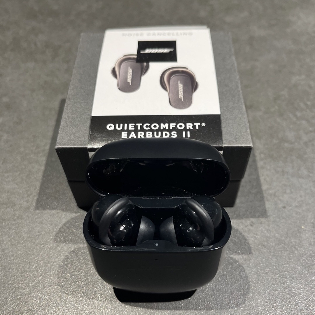 BOSE(ボーズ)の【付属品あり美品】BOSE  QUIETCOMFORT EARBUDS II スマホ/家電/カメラのオーディオ機器(ヘッドフォン/イヤフォン)の商品写真