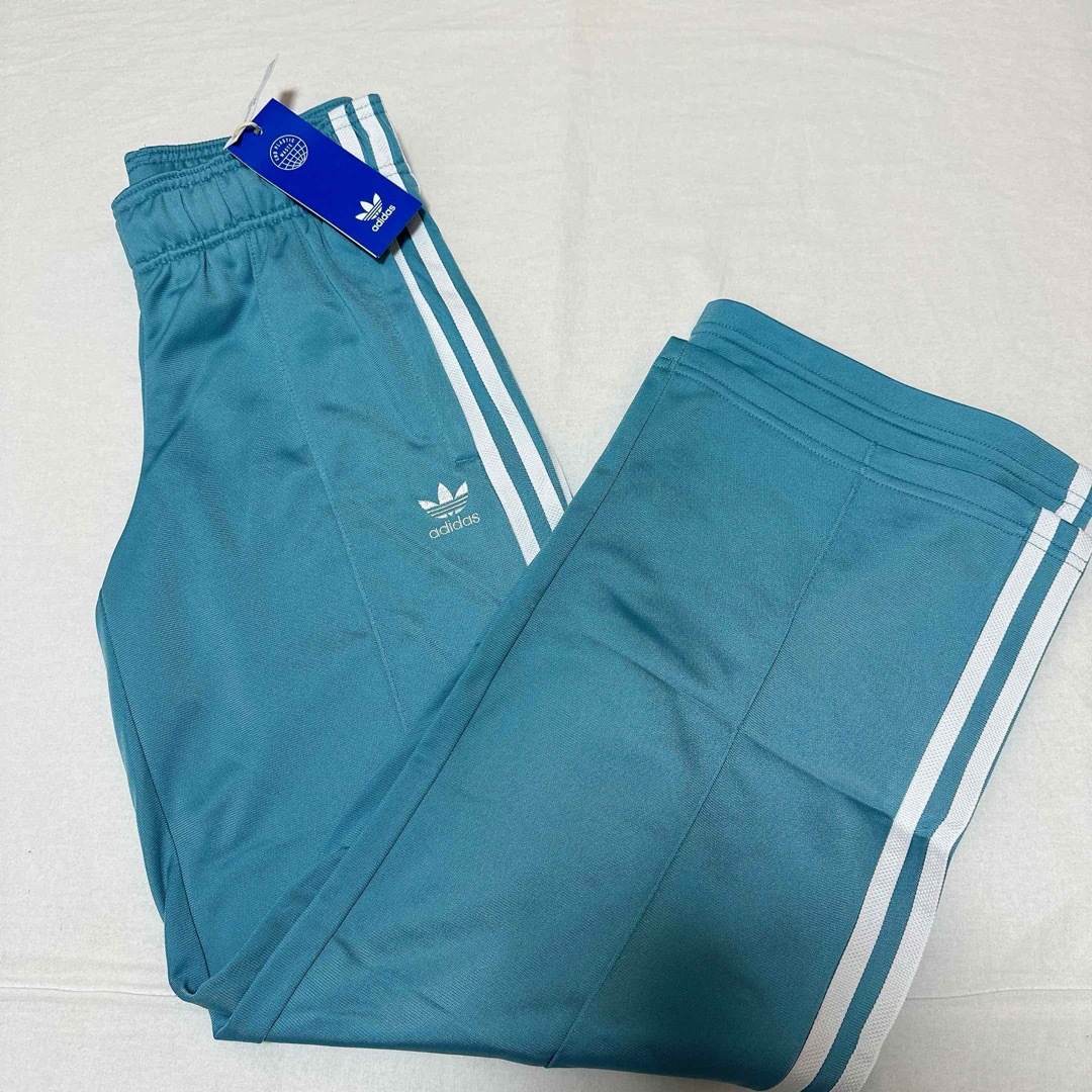 Originals（adidas）(オリジナルス)の新品　140  アディダス　オリジナルス　トレフォイル　パンツ　ジャージ キッズ/ベビー/マタニティのキッズ服男の子用(90cm~)(パンツ/スパッツ)の商品写真