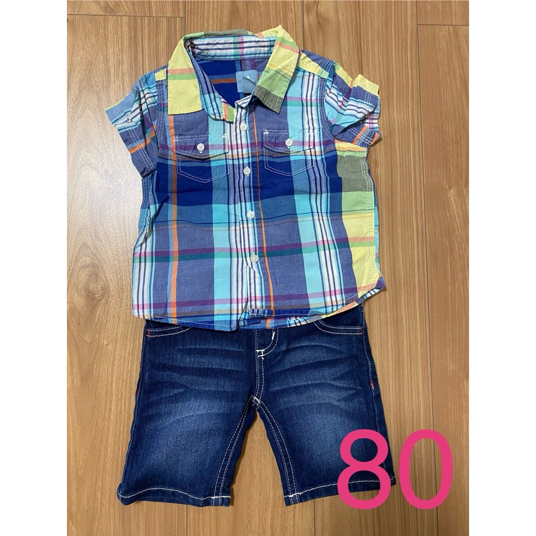 babyGAP(ベビーギャップ)の男の子夏服コーデ⭐︎baby GAPシャツ+半ズボンセット キッズ/ベビー/マタニティのベビー服(~85cm)(Ｔシャツ)の商品写真