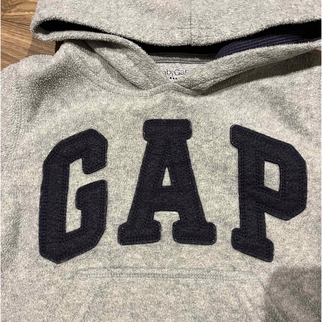 babyGAP(ベビーギャップ)のbabygap 90cm パーカー　長袖 キッズ/ベビー/マタニティのキッズ服男の子用(90cm~)(ジャケット/上着)の商品写真