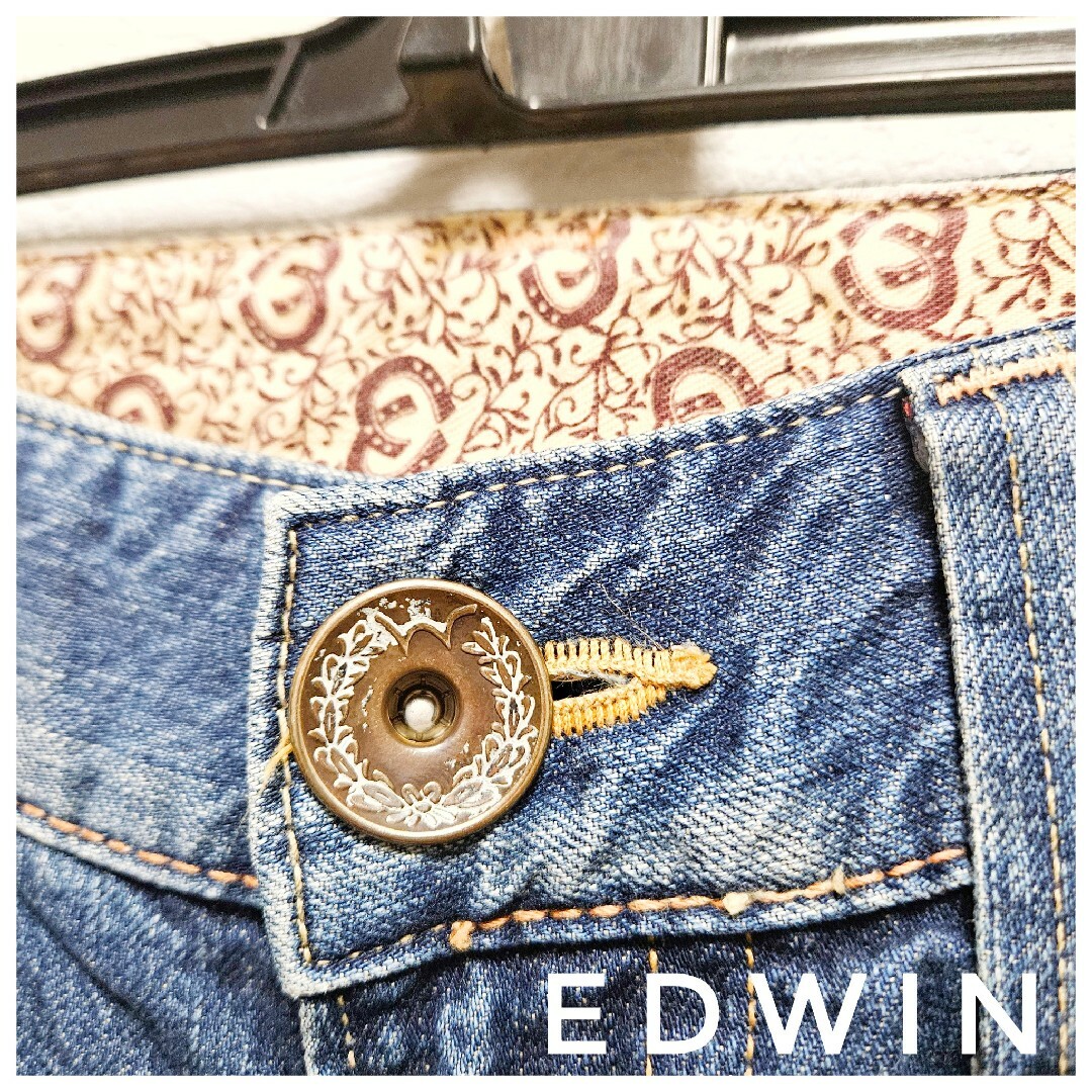 EDWIN(エドウィン)の美品　EDWIN　デニム　ローライズ　ストレート　ジーンズ　青　M　デザイン レディースのパンツ(デニム/ジーンズ)の商品写真