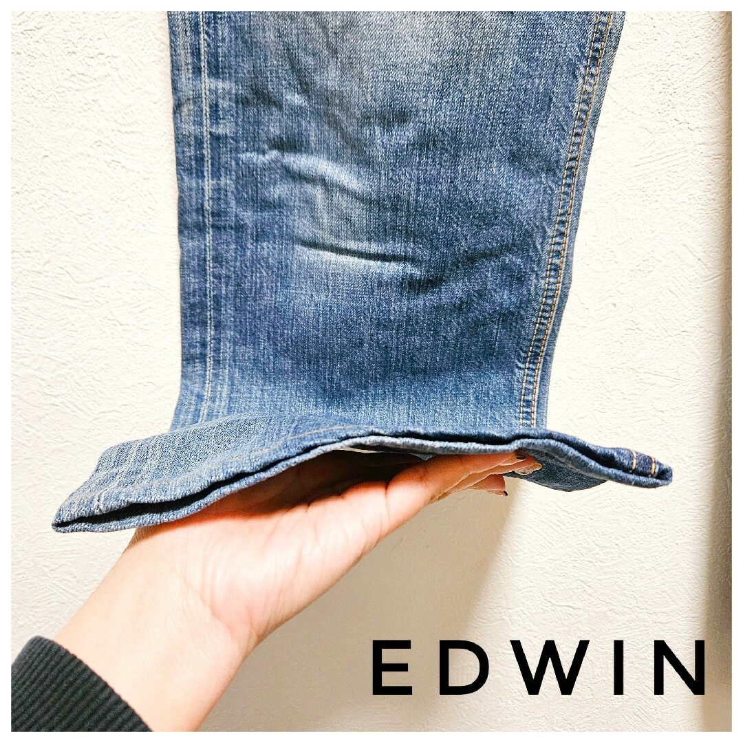 EDWIN(エドウィン)の美品　EDWIN　デニム　ローライズ　ストレート　ジーンズ　青　M　デザイン レディースのパンツ(デニム/ジーンズ)の商品写真