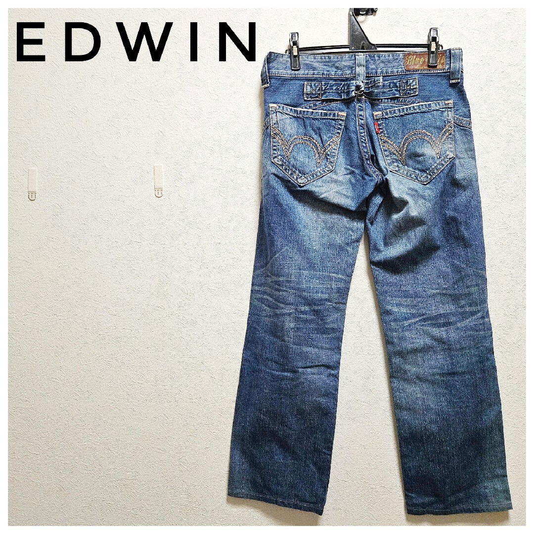 EDWIN(エドウィン)の美品　EDWIN　デニム　ローライズ　ストレート　ジーンズ　青　M　デザイン レディースのパンツ(デニム/ジーンズ)の商品写真