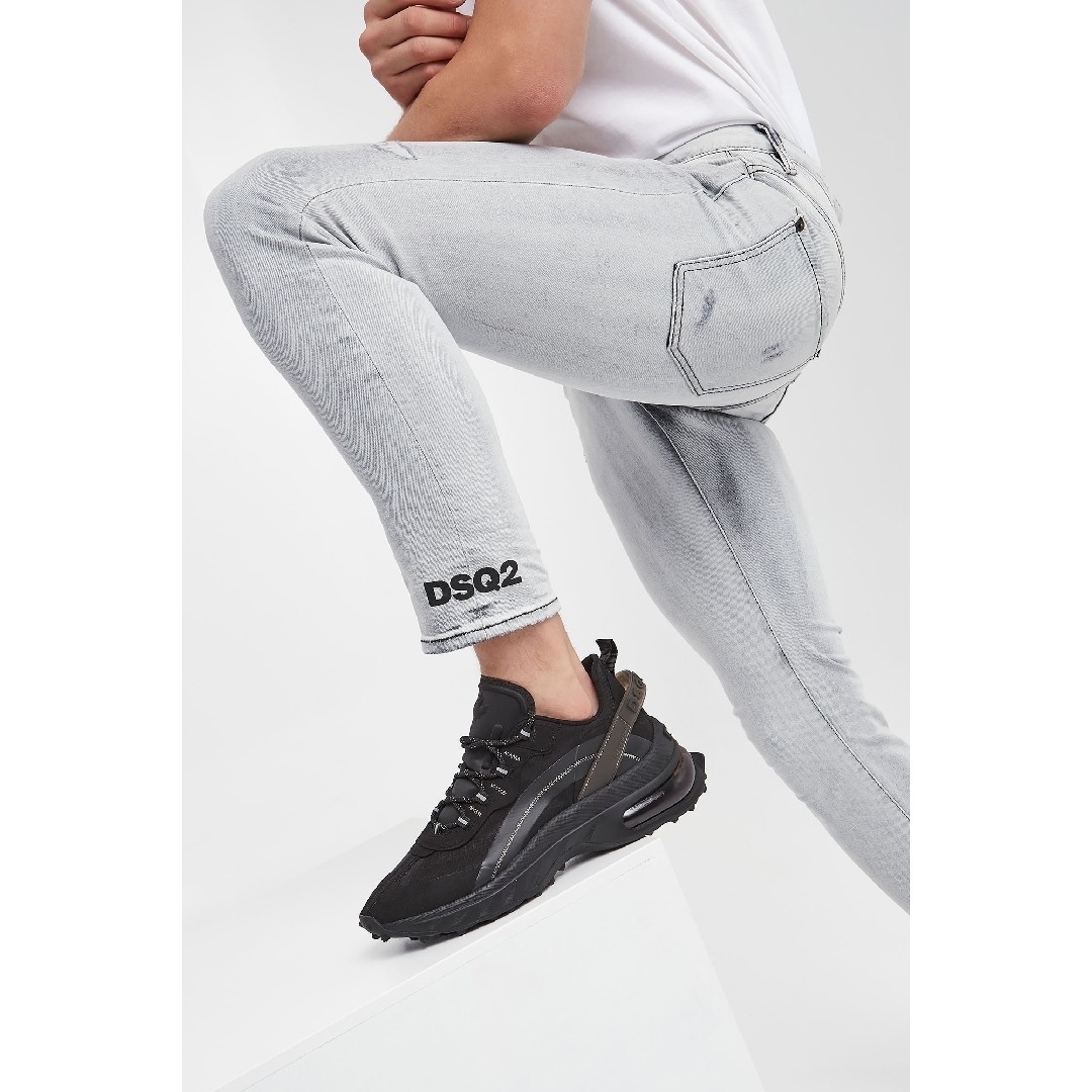 DSQUARED2(ディースクエアード)のDSQUARED2 22AW 裾ロゴ&ブリーチ&ダメージ加工 スケータージーンズ メンズのパンツ(デニム/ジーンズ)の商品写真