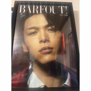 ワニブックス(ワニブックス)の中村倫也　BARFOUT!  vol.295 ポスター　額縁付き(アート/エンタメ/ホビー)