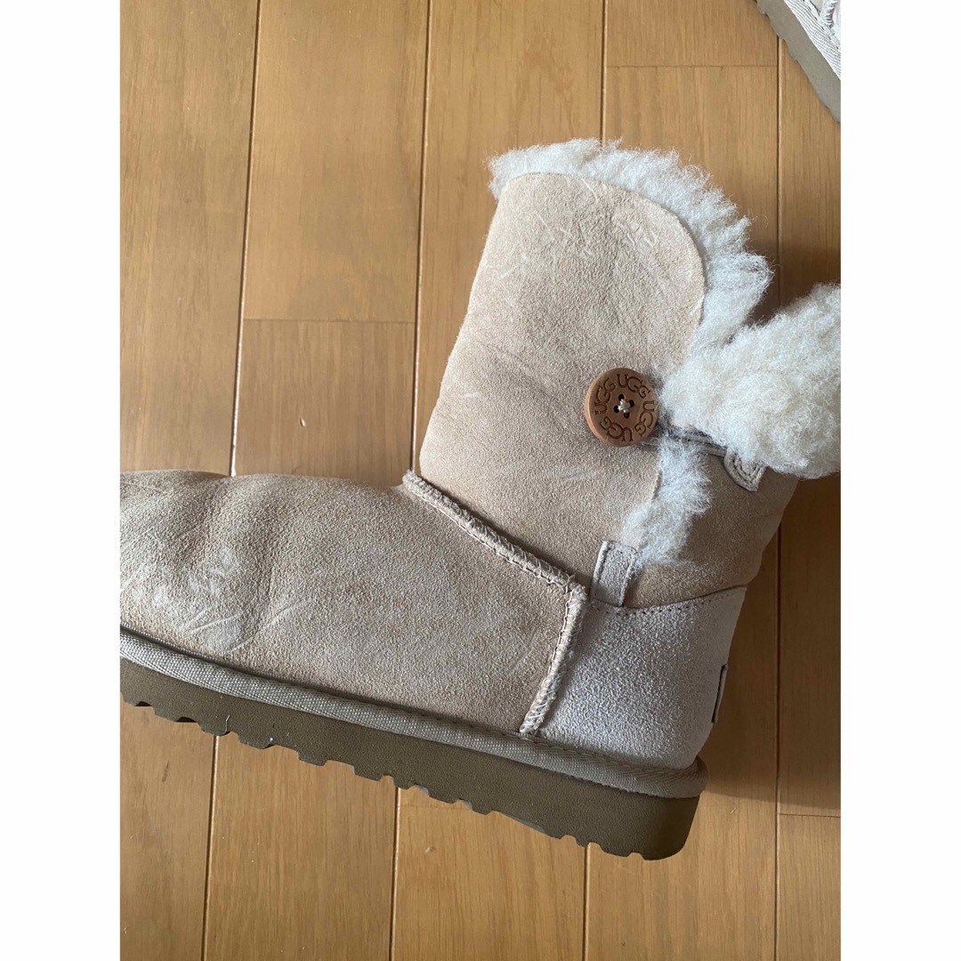 UGG(アグ)のUGG アグ ムートンブーツ ベージュ 22cm ショート レディースの靴/シューズ(ブーツ)の商品写真