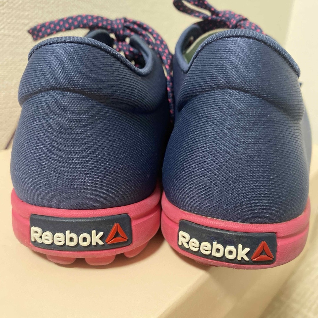 Reebok(リーボック)のReebok リーボック　レディース　スニーカー　軽量 レディースの靴/シューズ(スニーカー)の商品写真