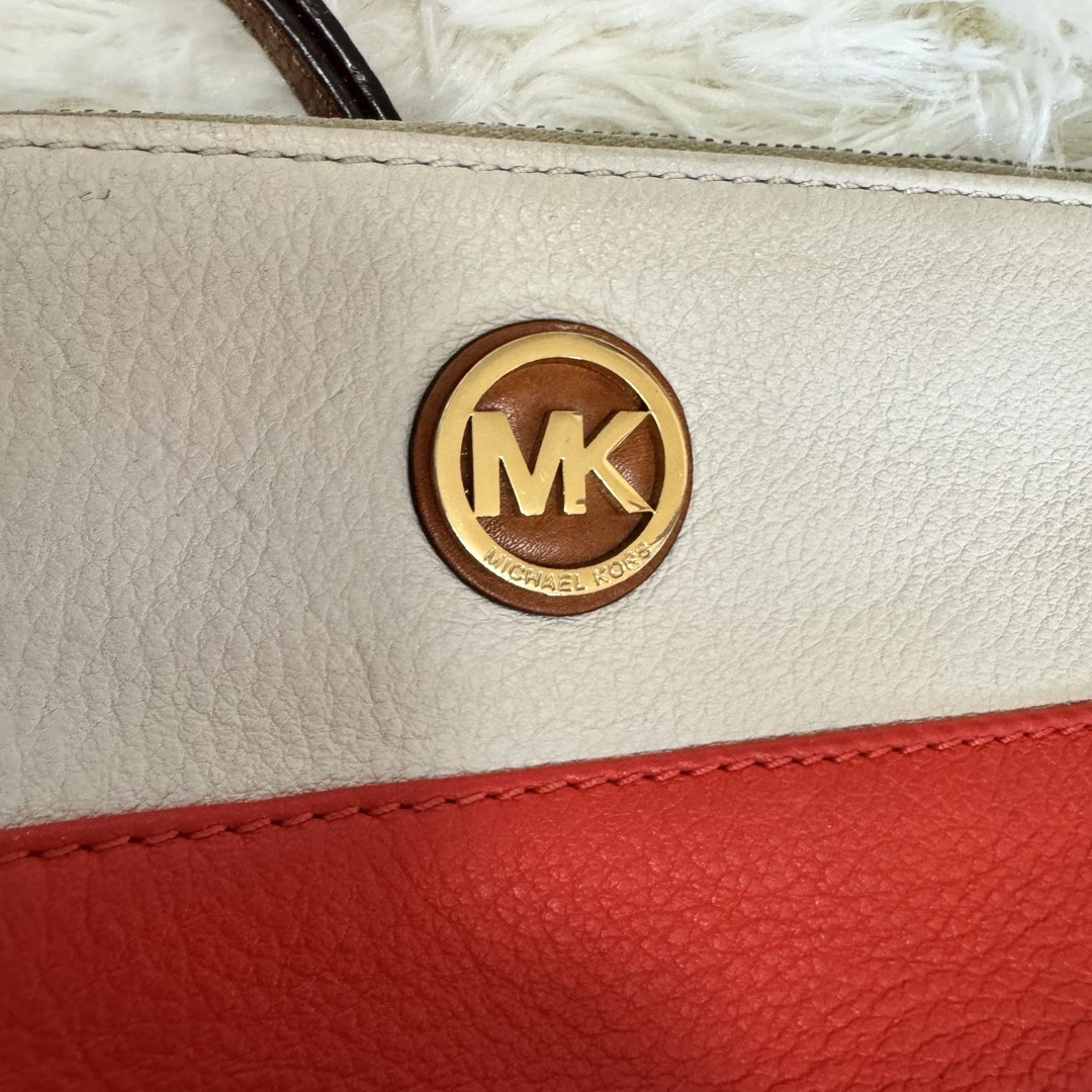 Michael Kors(マイケルコース)のMICHAEL KORS ポーチレザー　化粧ポーチ　小物入れ　トラベルポーチ レディースのファッション小物(ポーチ)の商品写真