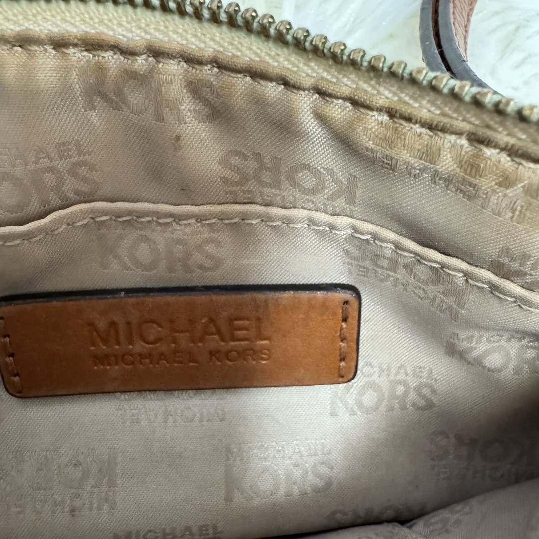 Michael Kors(マイケルコース)のMICHAEL KORS ポーチレザー　化粧ポーチ　小物入れ　トラベルポーチ レディースのファッション小物(ポーチ)の商品写真