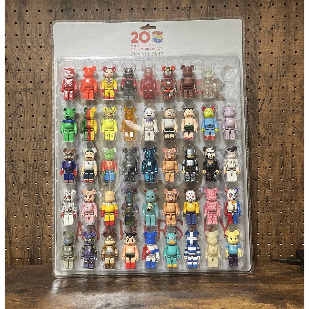 BE@RBRICK(ベアブリック)のベアブリック    20th ブリスターケース　＆44体　セット   ハンドメイドのおもちゃ(フィギュア)の商品写真