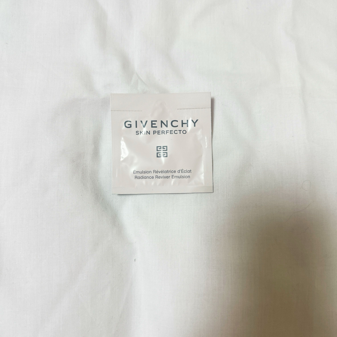 GIVENCHY(ジバンシィ)のGIVENCHY ジバンシー スキン PFCT エマルジョン 乳液 コスメ/美容のスキンケア/基礎化粧品(乳液/ミルク)の商品写真