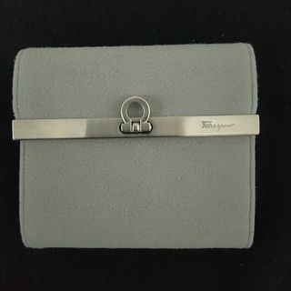 サルヴァトーレフェラガモ(Salvatore Ferragamo)の【極美品】フェラガモ 財布 二つ折り ショルダー ポーチ コインケース(財布)