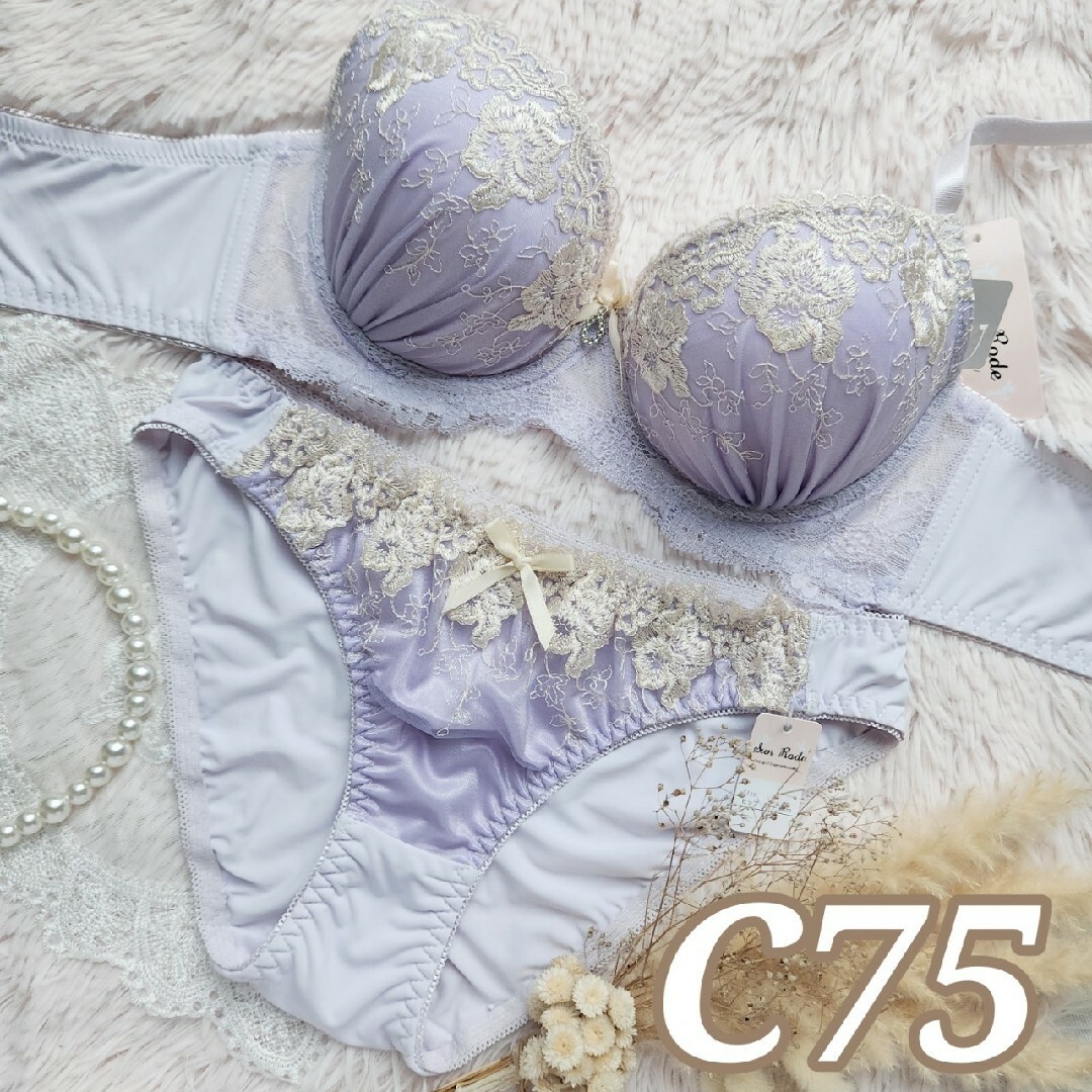 №569【C75】ドレッシールミナスフラワー育乳脇高ブラ&フルバックショーツ レディースの下着/アンダーウェア(ブラ&ショーツセット)の商品写真