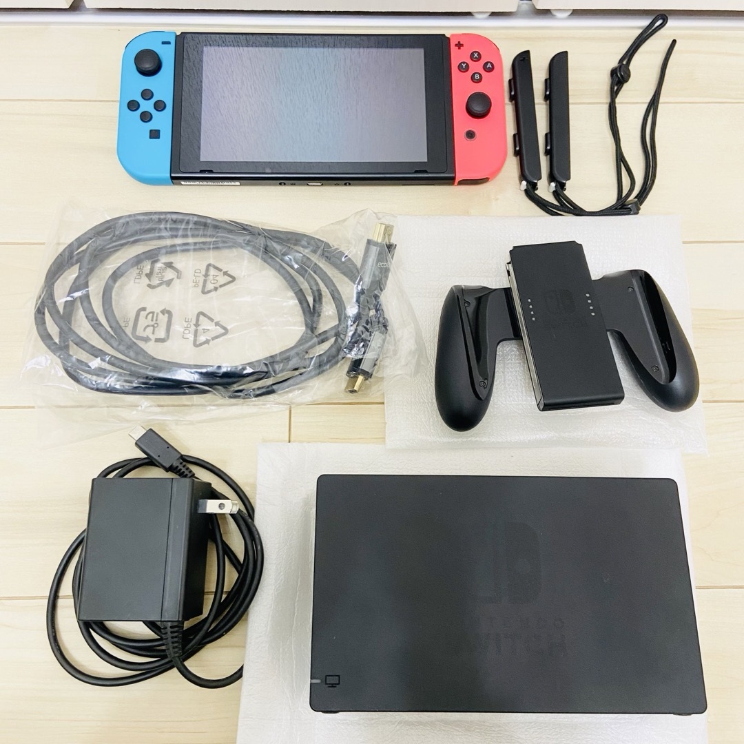 Nintendo Switch(ニンテンドースイッチ)の【美品】バッテリー強化版　スイッチ　NINTENDO SWITCH 本体 エンタメ/ホビーのゲームソフト/ゲーム機本体(家庭用ゲーム機本体)の商品写真