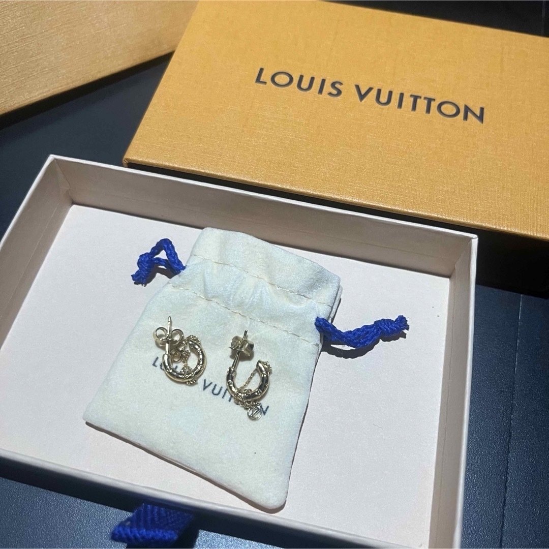 LOUIS VUITTON(ルイヴィトン)のルイヴィトン　ブックル ドレイユ・ミニ フープ ナノグラム   ピアス レディースのアクセサリー(ピアス)の商品写真