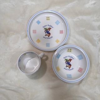 ピーターラビット(PETER RABBIT（TM）)の【最終値下げ!!】ピーターラビット　お子様３点セット　(食器)