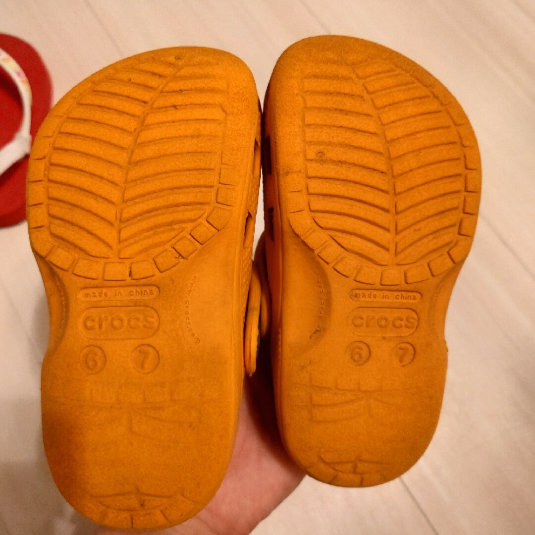 crocs(クロックス)のクロックス キッズ/ベビー/マタニティのキッズ靴/シューズ(15cm~)(サンダル)の商品写真