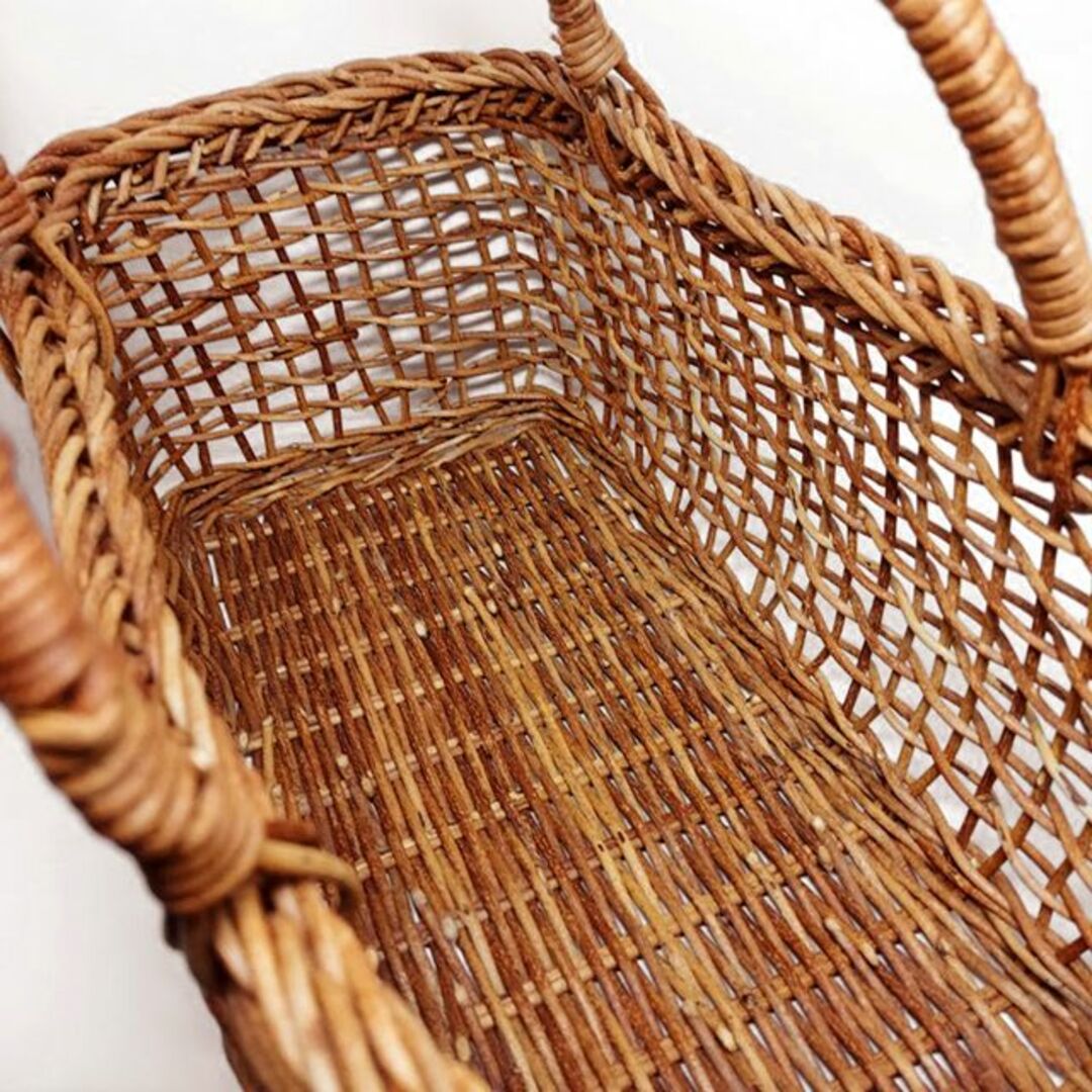 nest Robe(ネストローブ)の新品 青森あけび✨かごバッグ 細めこだし編み ロータイプ 手提げ マルシェバッグ レディースのバッグ(かごバッグ/ストローバッグ)の商品写真