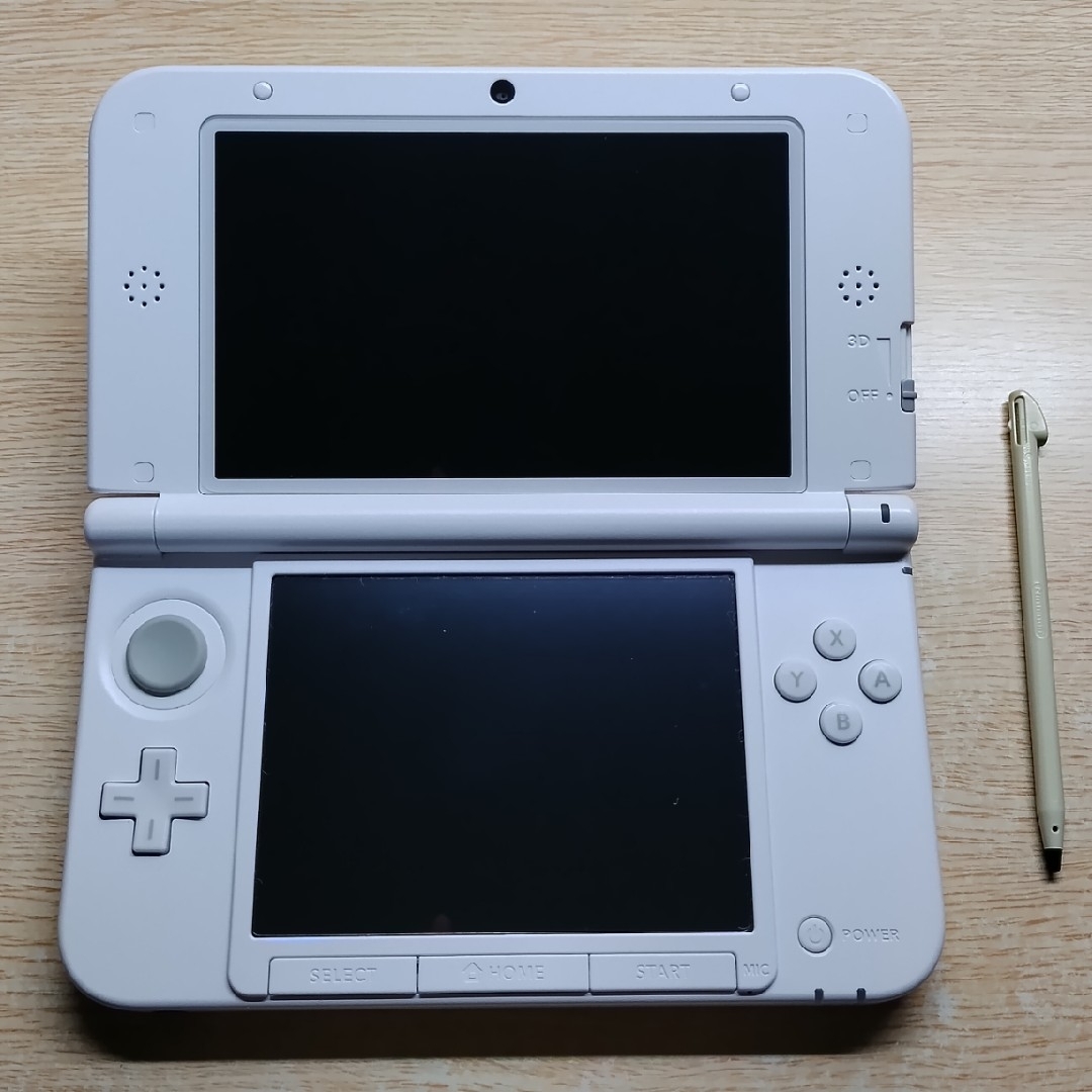 Nintendo 3DS LL 本体 ホワイト メモリーカード 充電器 セット Nintendo 3DS LL 本体 ホワイト メモリーカード 充電器 セット