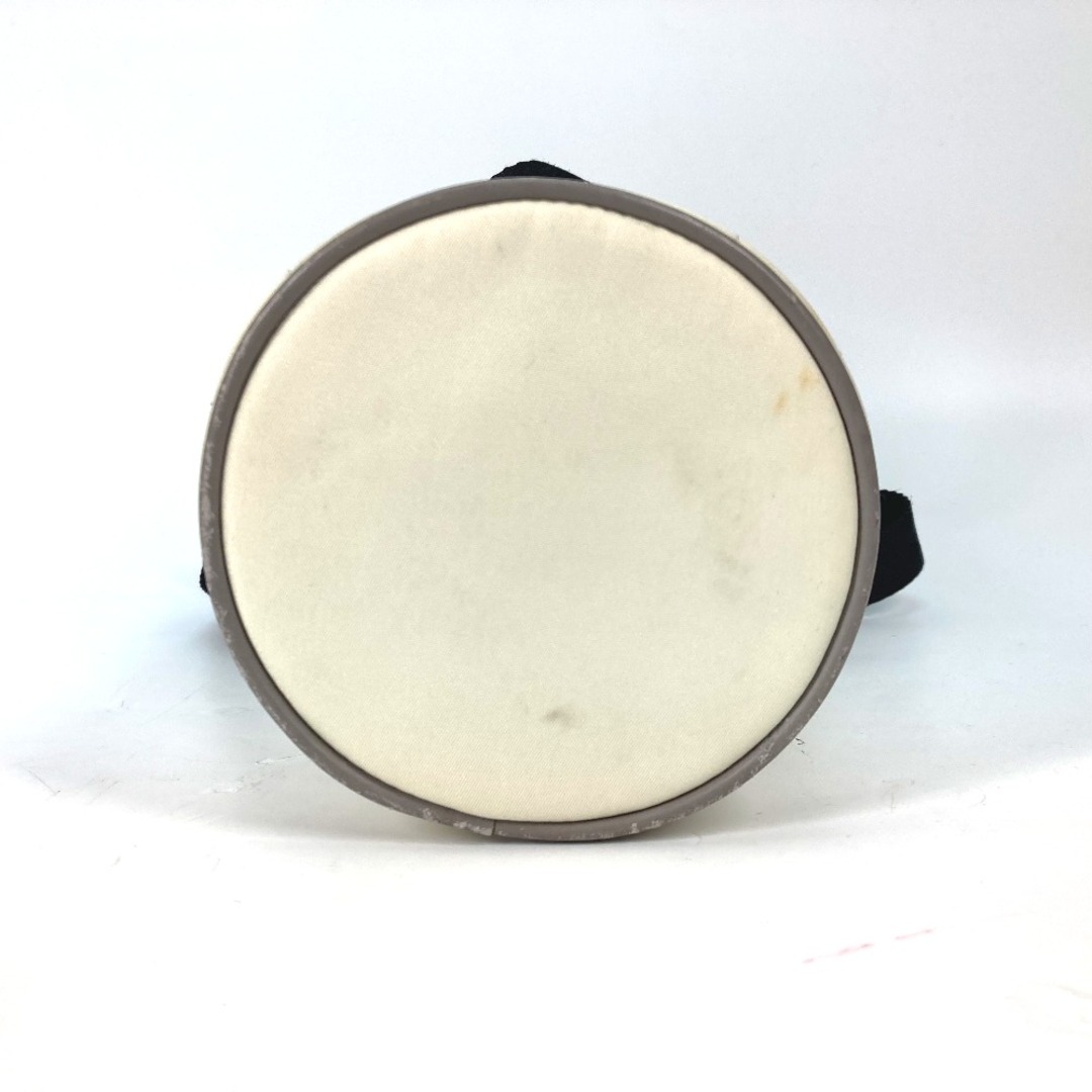 CHANEL - シャネル CHANEL ペットボトル入れ CC ココマーク CHANEL - シャネル CHANEL ペットボトル入れ CC ココマーク