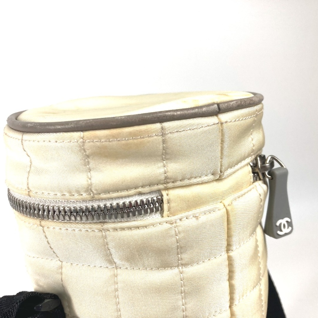 CHANEL - シャネル CHANEL ペットボトル入れ CC ココマーク CHANEL - シャネル CHANEL ペットボトル入れ CC ココマーク