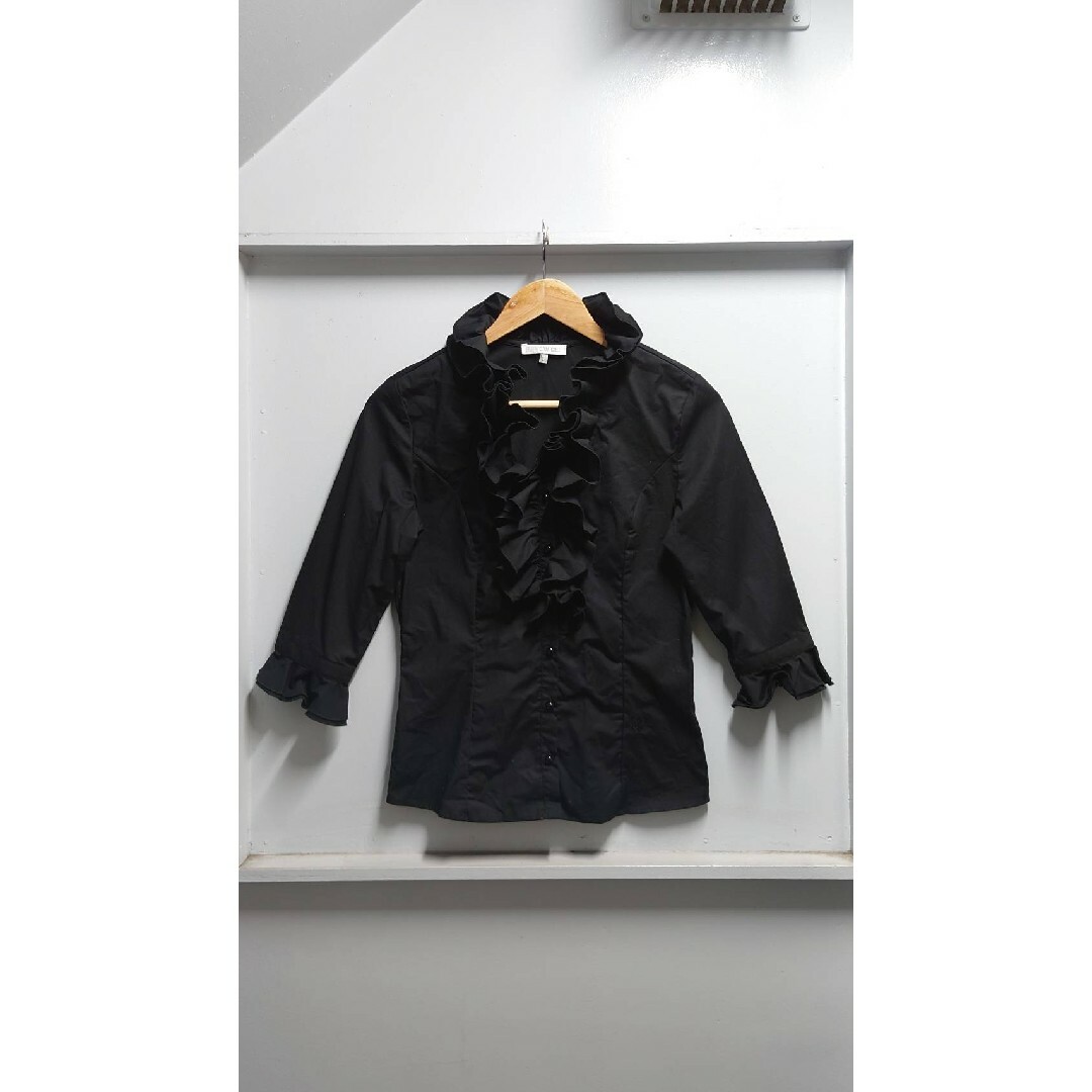 NARACAMICIE(ナラカミーチェ)のNARACAMICIE 七分袖 ストレッチ フリル ブラウス ブラック サイズ1 レディースのトップス(シャツ/ブラウス(半袖/袖なし))の商品写真