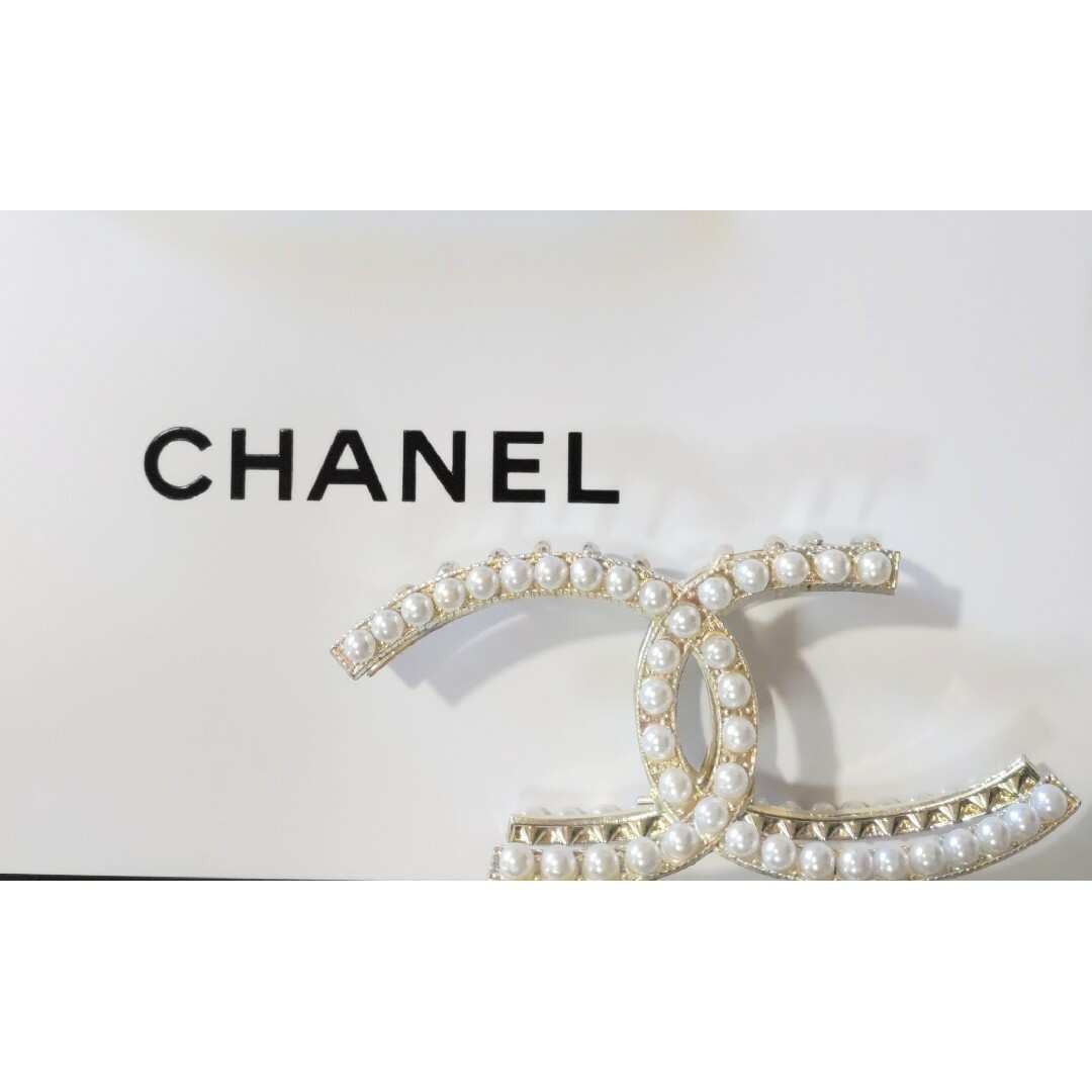 CHANEL(シャネル)のCHANE ヘアクリップ  ノベルティ レディースのヘアアクセサリー(バレッタ/ヘアクリップ)の商品写真