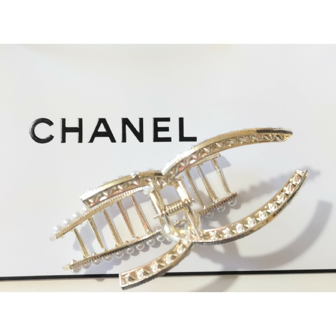 CHANEL(シャネル)のCHANE ヘアクリップ  ノベルティ レディースのヘアアクセサリー(バレッタ/ヘアクリップ)の商品写真