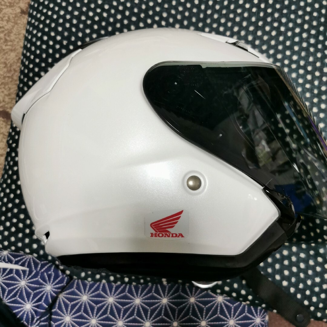 SHOEI(ショウエイ)の美品！SHOEI J force 3 XL ホワイト　新品内装セット ショウエイ 自動車/バイクのバイク(ヘルメット/シールド)の商品写真