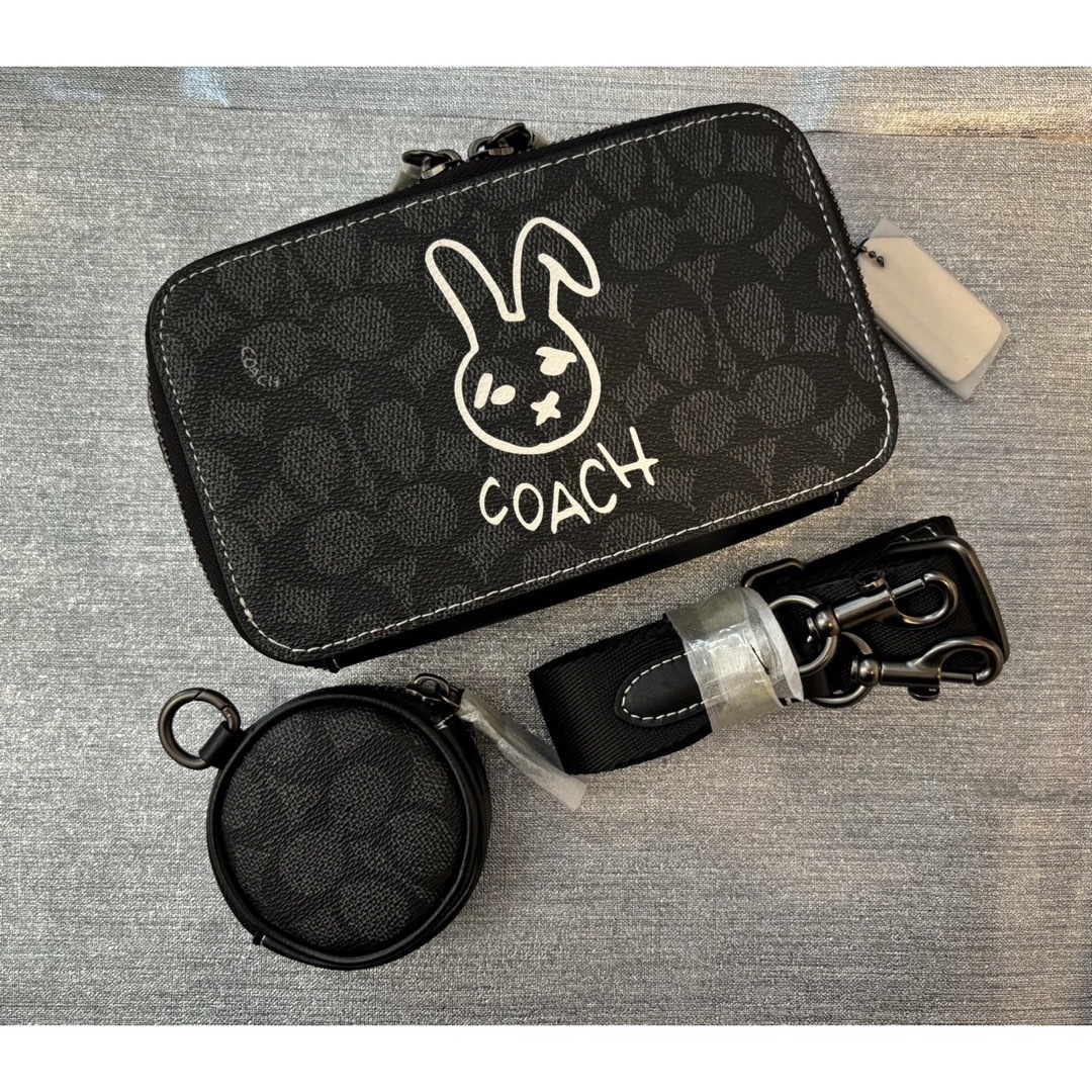 COACH(コーチ)のCOACH  ショルダー　ボディ　ラビット　うさぎ　未使用品　 レディースのバッグ(ショルダーバッグ)の商品写真