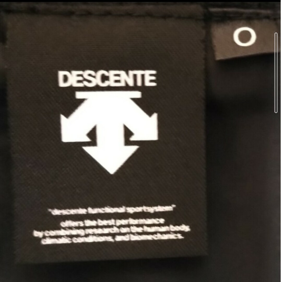 DESCENTE(デサント)のデサント　プルオーバー　ベースボールコート　ブラック　サイズO スポーツ/アウトドアの野球(ウェア)の商品写真