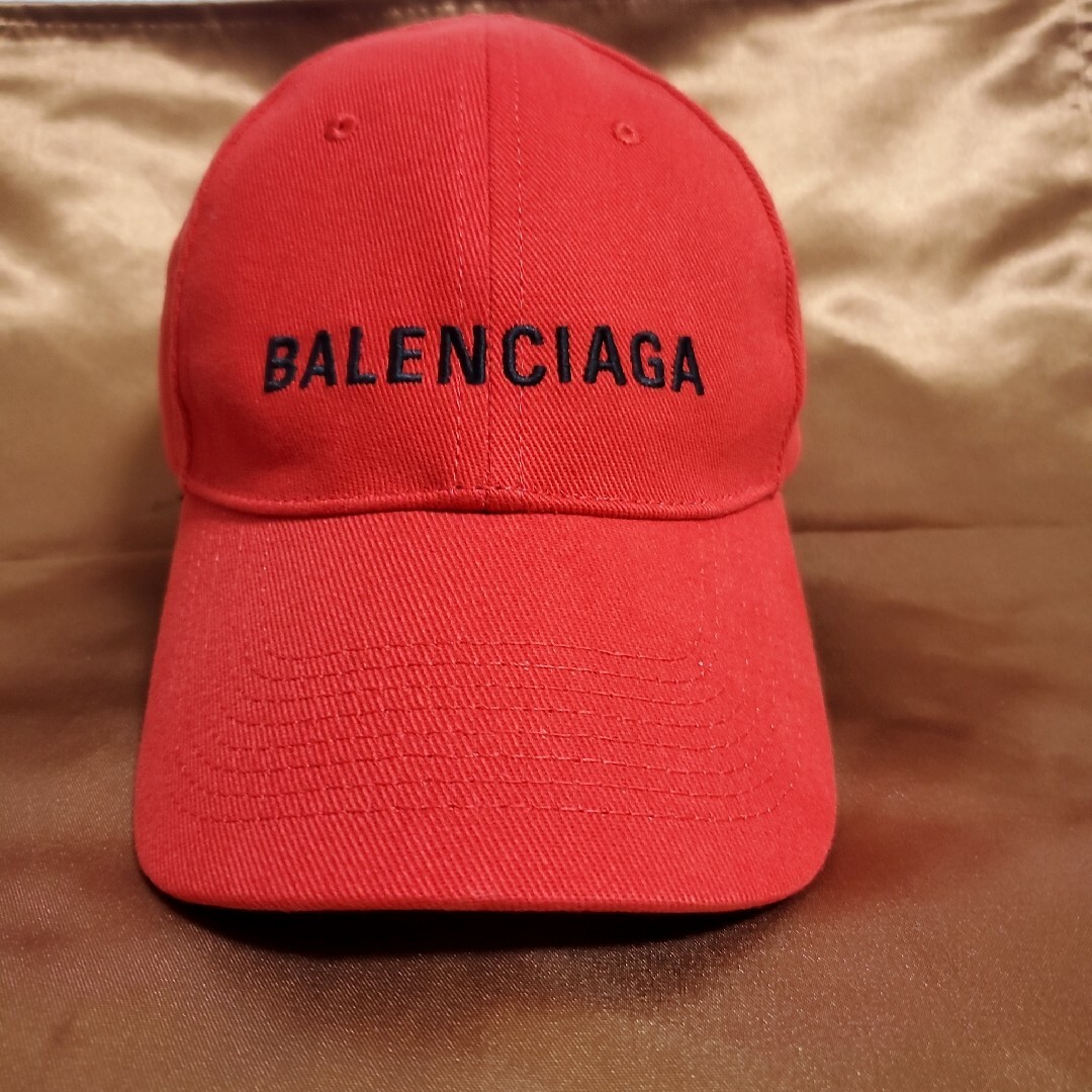Balenciaga(バレンシアガ)のBALENCIAGA　キャップ　赤　メンズ　レディース メンズの帽子(キャップ)の商品写真