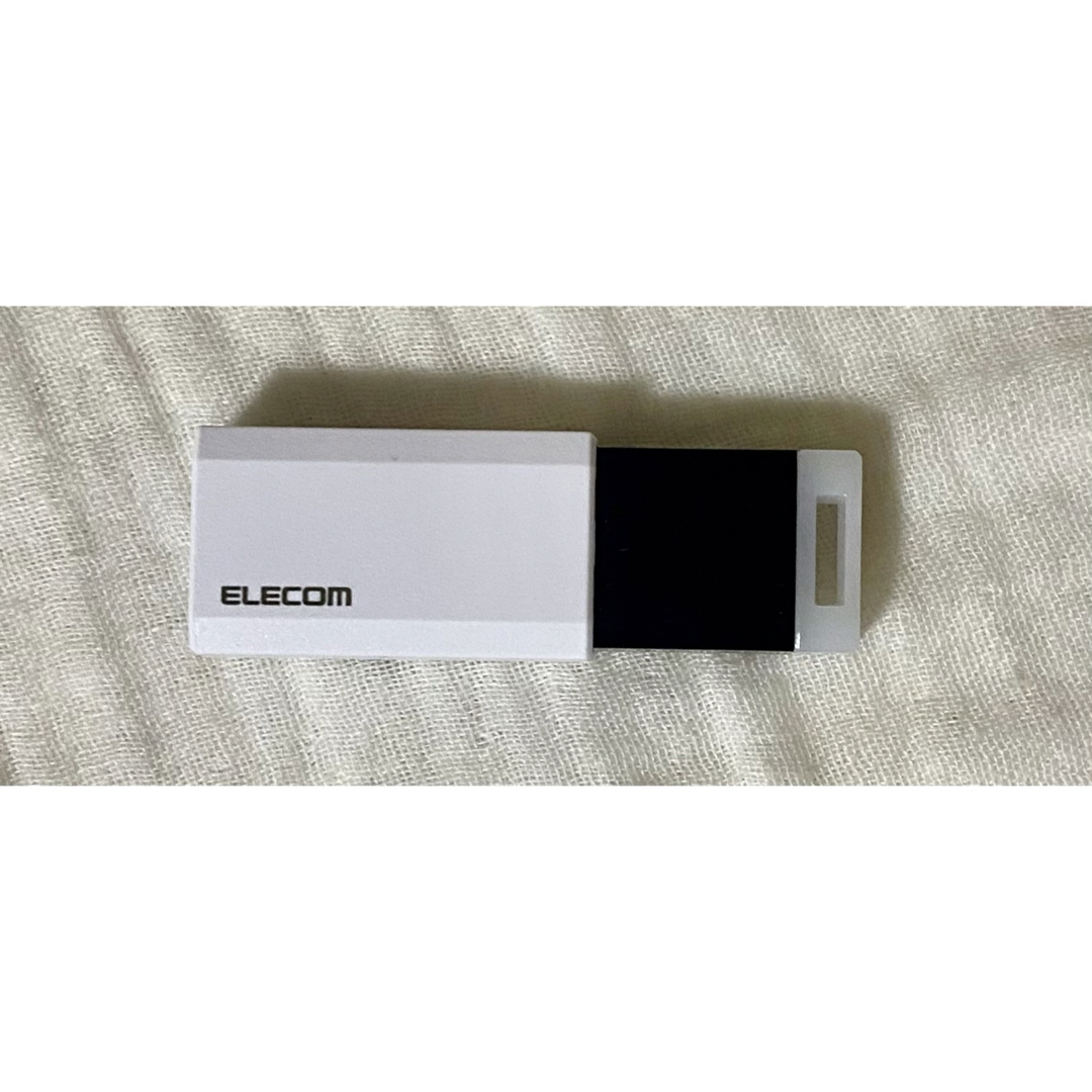ELECOM(エレコム)のELECOM ノック式USB 32GB スマホ/家電/カメラのPC/タブレット(PC周辺機器)の商品写真