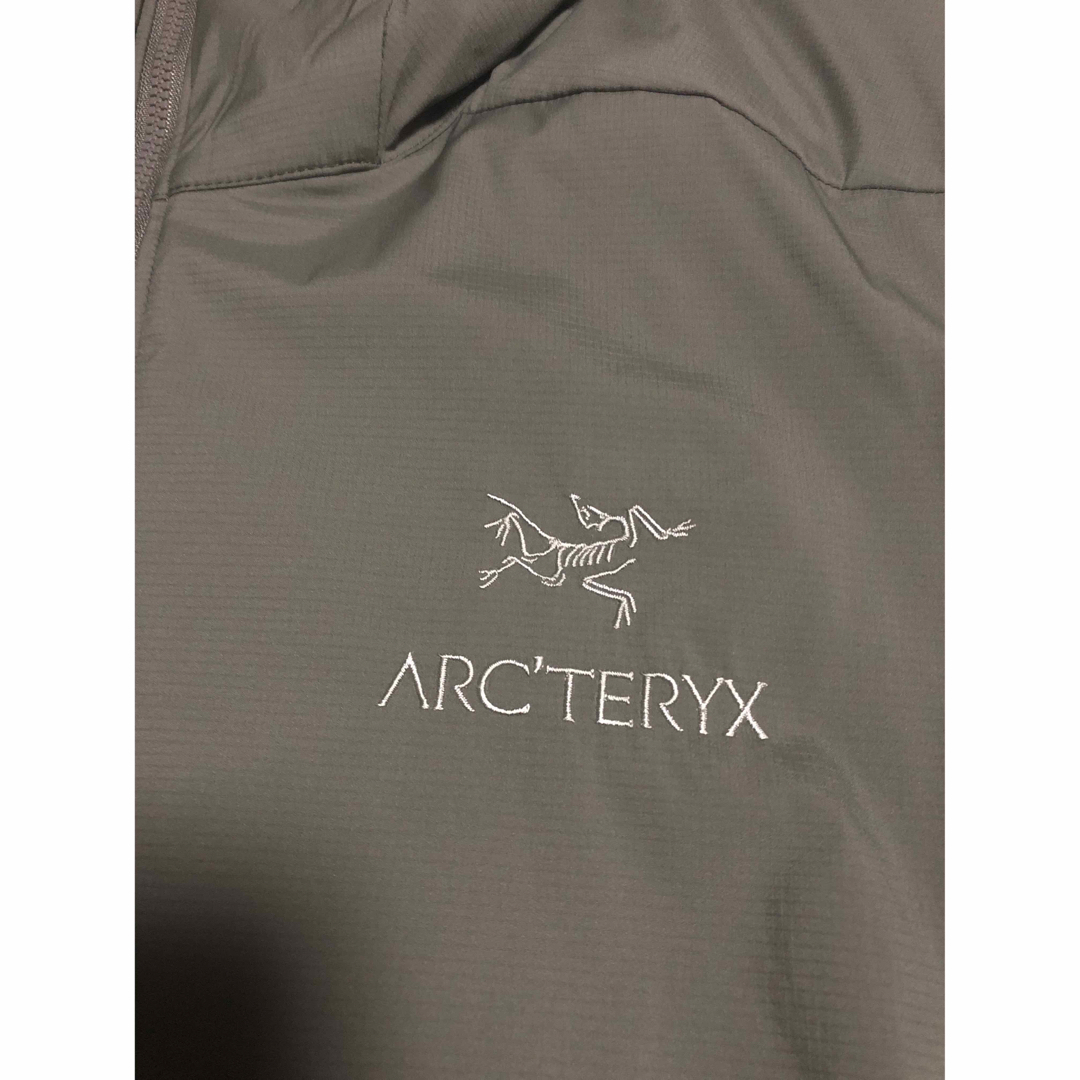 ARC'TERYX(アークテリクス)の新品未使用　ARC'TERYX Atom LT  Forage サイズXS メンズのジャケット/アウター(ダウンジャケット)の商品写真