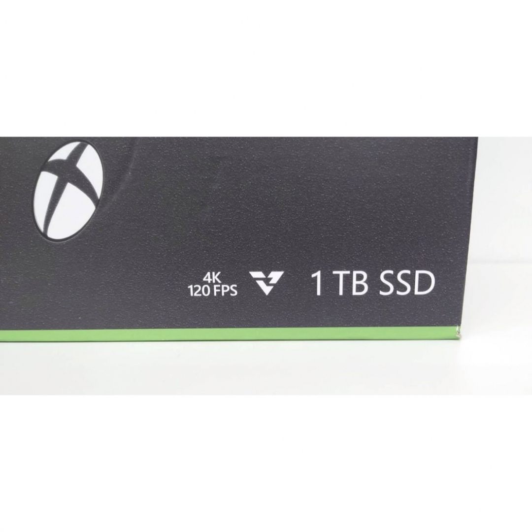 Xbox(エックスボックス)のXbox Series X 本体 (1TB SSD 内蔵)RRT-00015 エンタメ/ホビーのゲームソフト/ゲーム機本体(家庭用ゲーム機本体)の商品写真