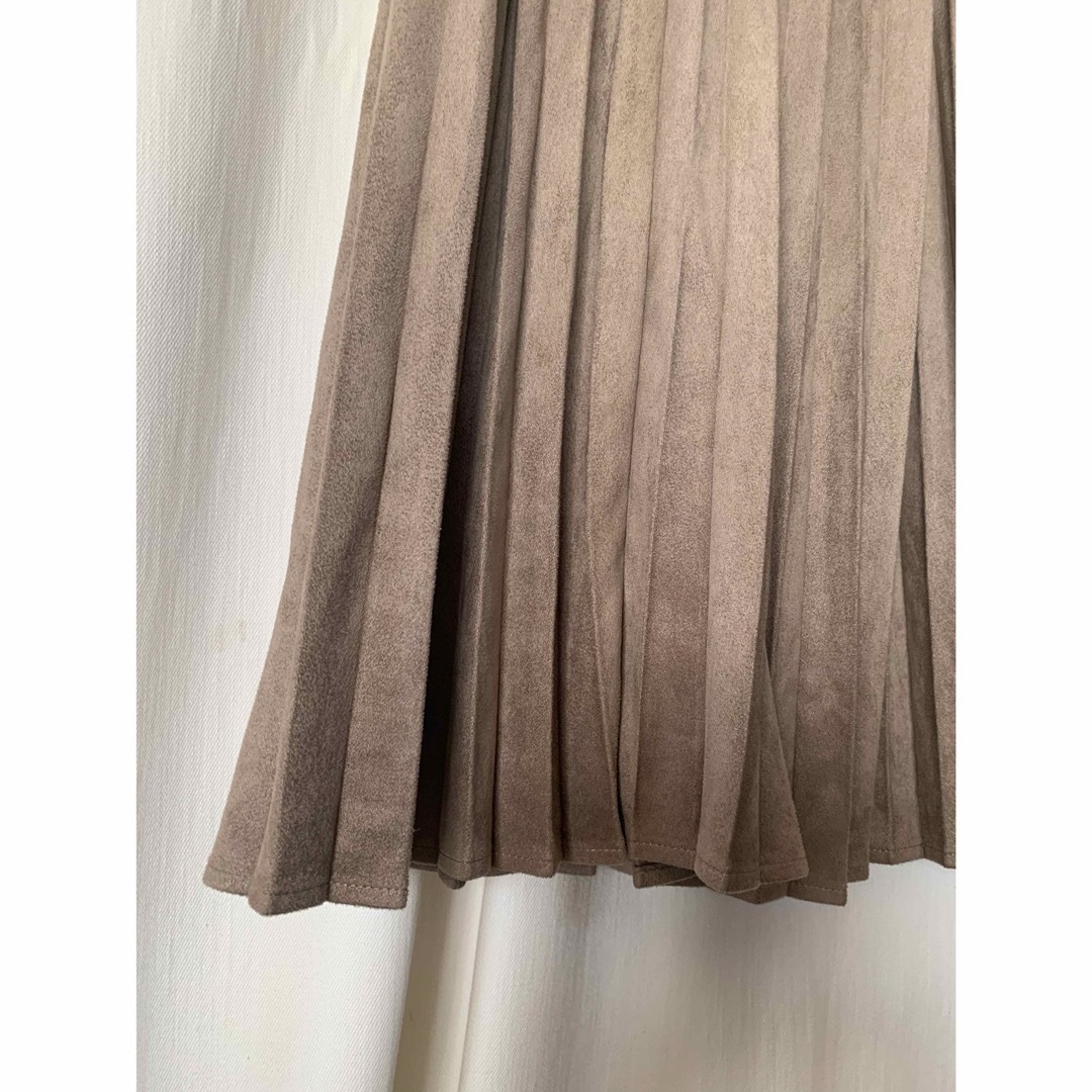 GU(ジーユー)のGU ジーユー ロング スカート　 プリーツスカート ブラウン レディースのスカート(ロングスカート)の商品写真