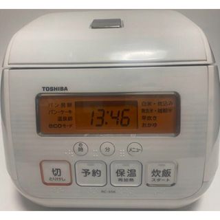 トウシバ(東芝)の東芝　３合炊き　ジャー炊飯器　白色　中古(炊飯器)