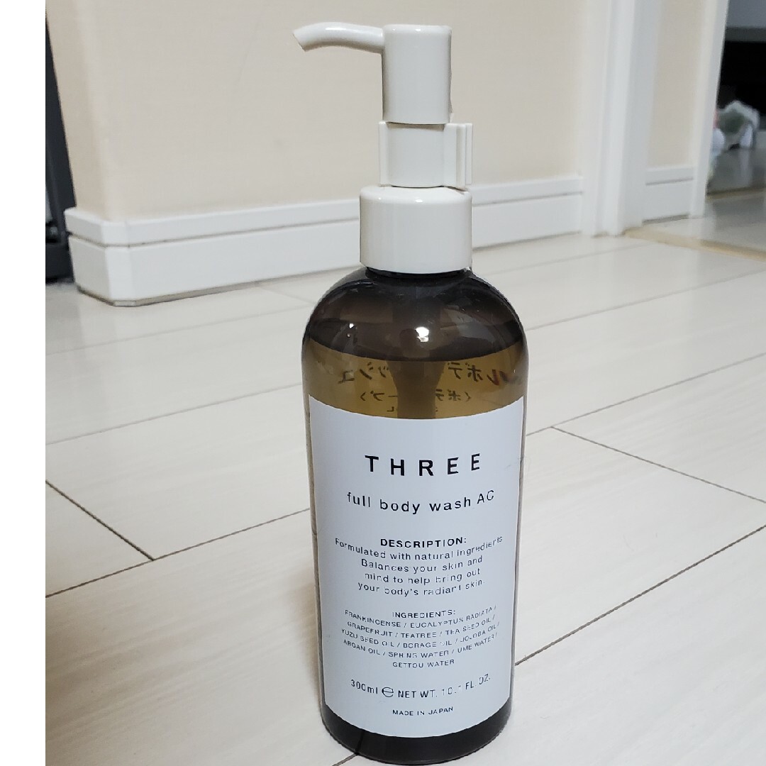 THREE(スリー)の3本セット・新品■THREE フルボディ ウォッシュ AC 300ml コスメ/美容のボディケア(ボディソープ/石鹸)の商品写真