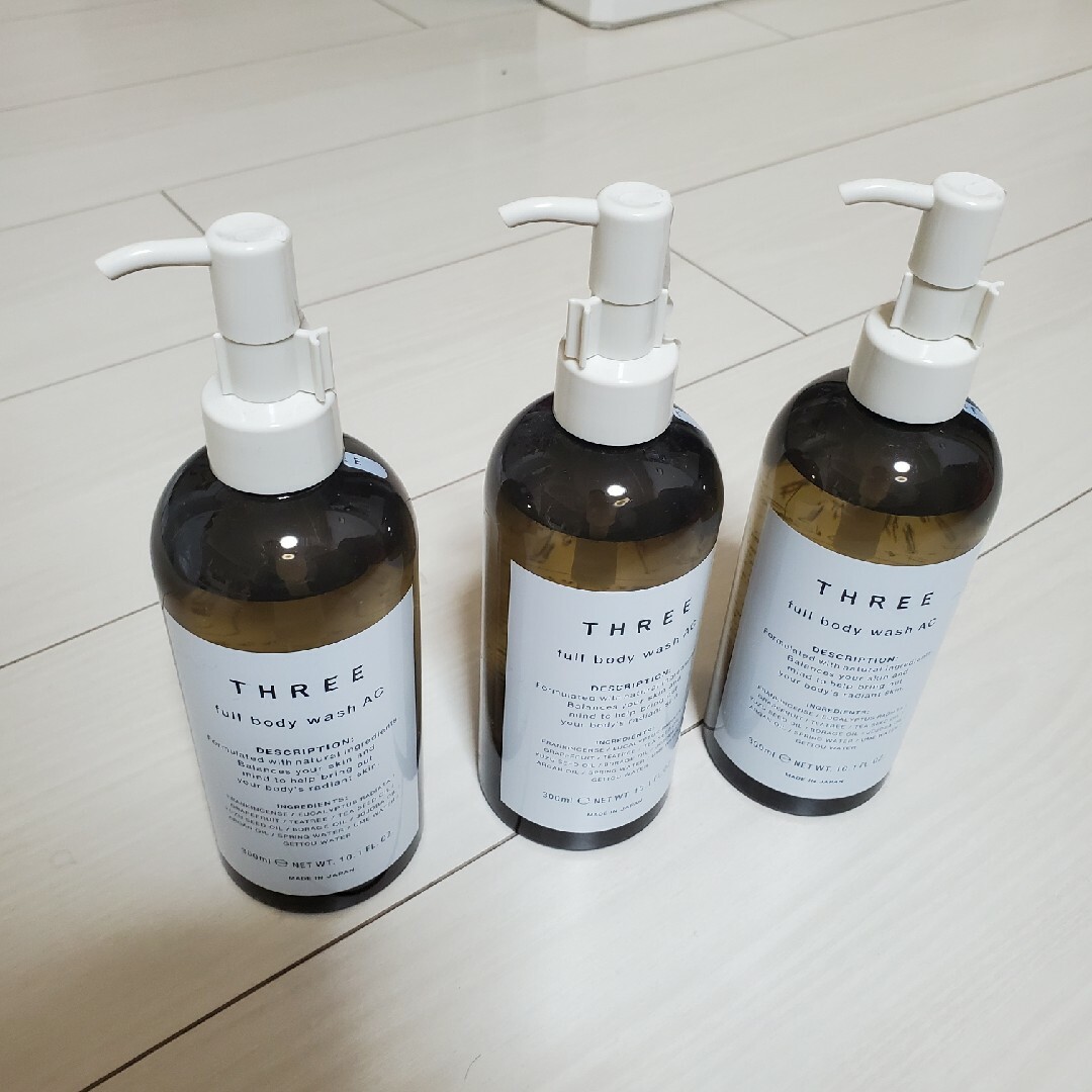 THREE(スリー)の3本セット・新品■THREE フルボディ ウォッシュ AC 300ml コスメ/美容のボディケア(ボディソープ/石鹸)の商品写真