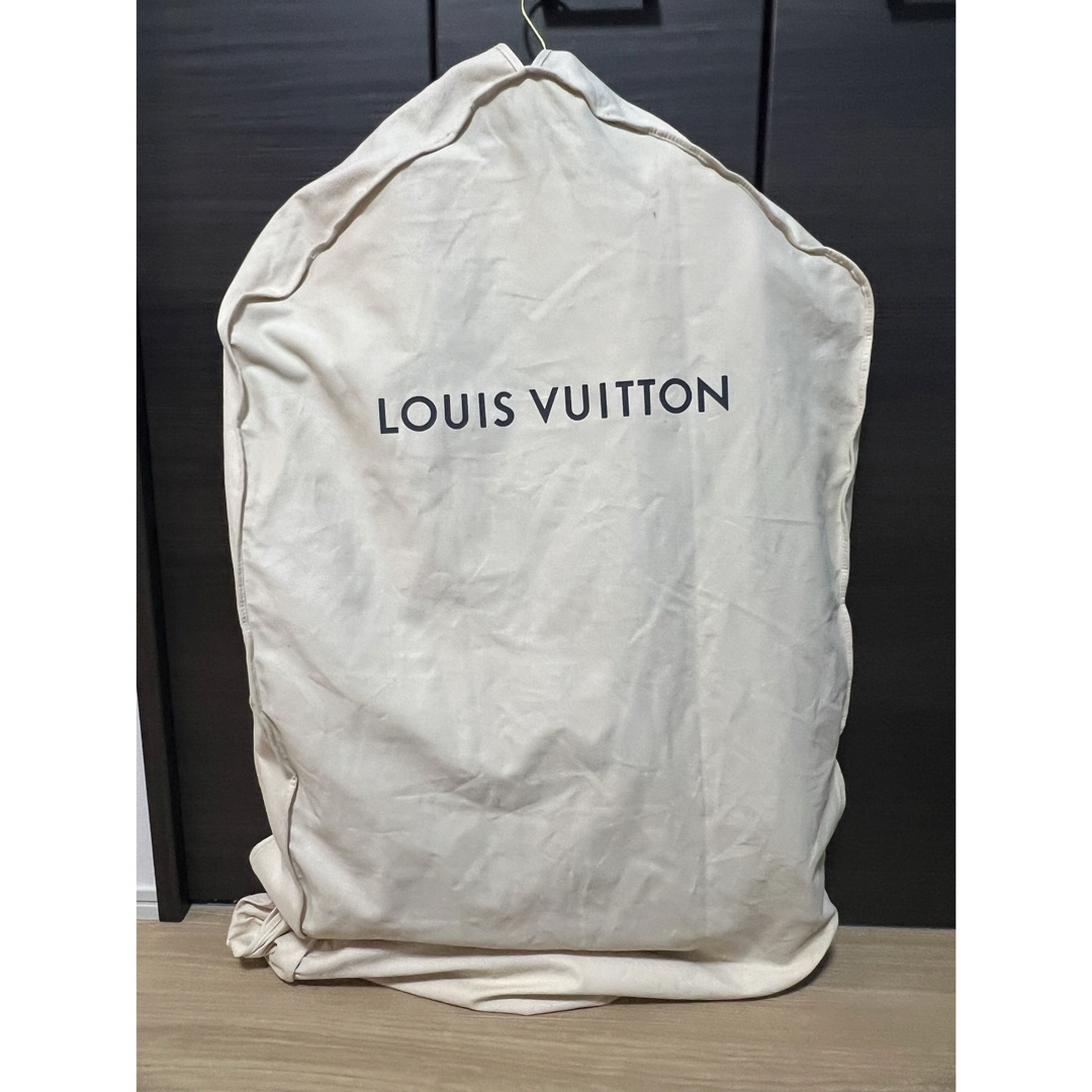 LOUIS VUITTON(ルイヴィトン)のルイヴィトン　LOUIS VUITTON イエロー　スタジャン ブルゾン メンズのジャケット/アウター(スタジャン)の商品写真