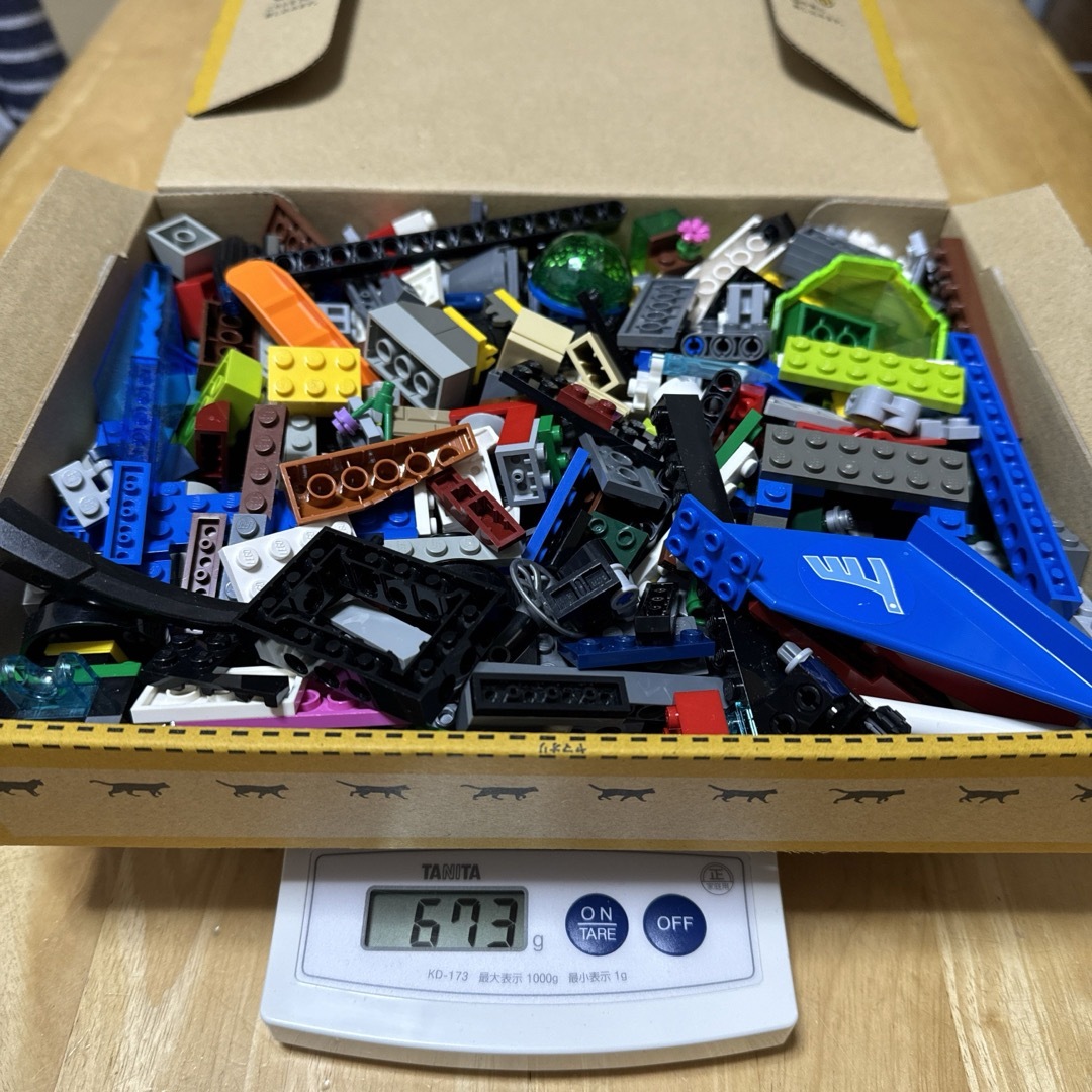 Lego(レゴ)のレゴ（lego）673g！まとめ売り 0.67kg　基本ブロック大量　中古 キッズ/ベビー/マタニティのおもちゃ(知育玩具)の商品写真