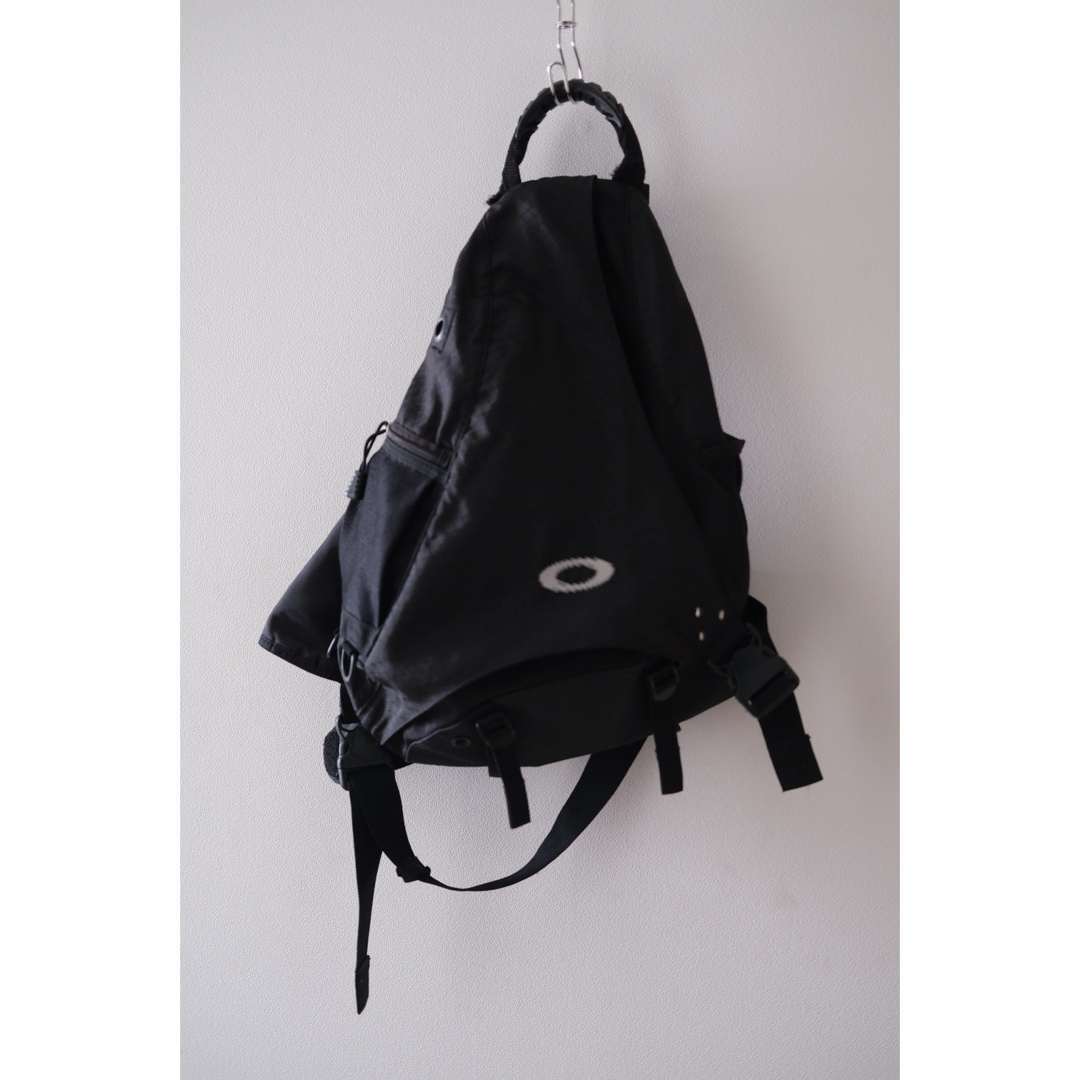 Oakley(オークリー)のOAKLEY オークリー ワンショルダー softwareタグ メンズのバッグ(ショルダーバッグ)の商品写真
