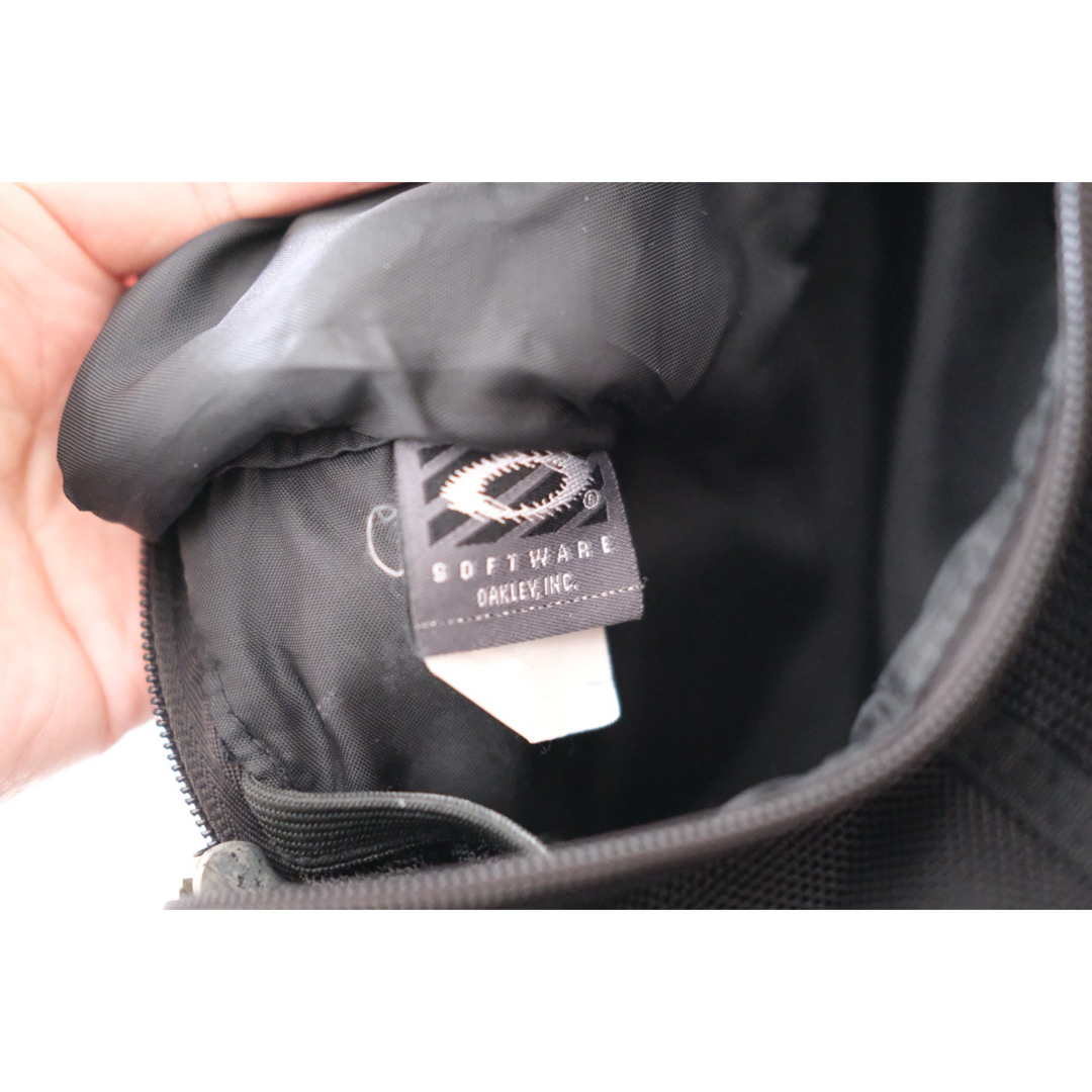 Oakley(オークリー)のOAKLEY オークリー ワンショルダー softwareタグ メンズのバッグ(ショルダーバッグ)の商品写真