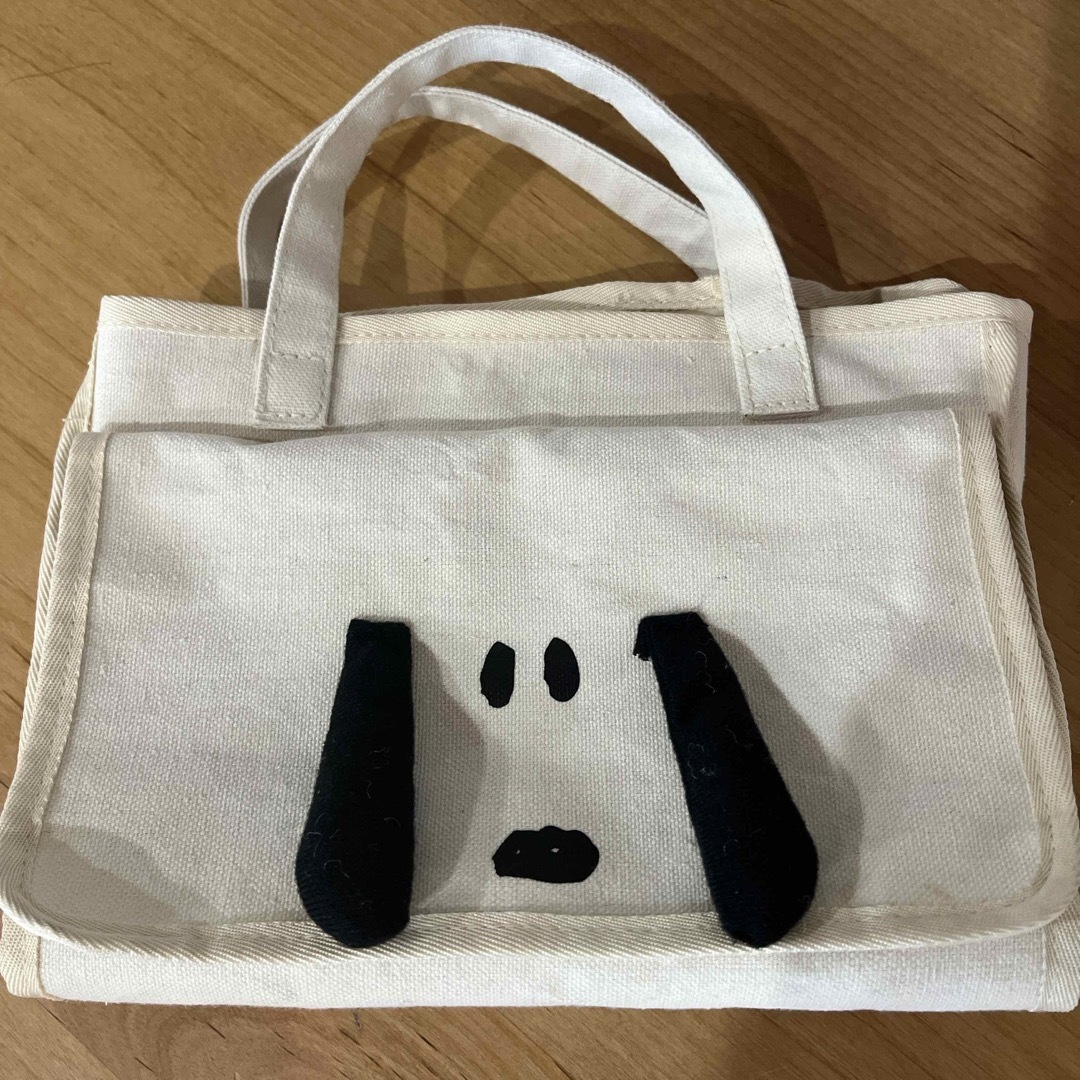 SNOOPY(スヌーピー)のスヌーピー　ティッシュ収納バッグ エンタメ/ホビーのおもちゃ/ぬいぐるみ(キャラクターグッズ)の商品写真