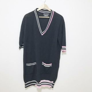 モスキーノ(MOSCHINO)のMOSCHINO(モスキーノ) チュニック レディース - 黒×白×ピンク Vネック/半袖/ニット/BOUTIQUE(チュニック)