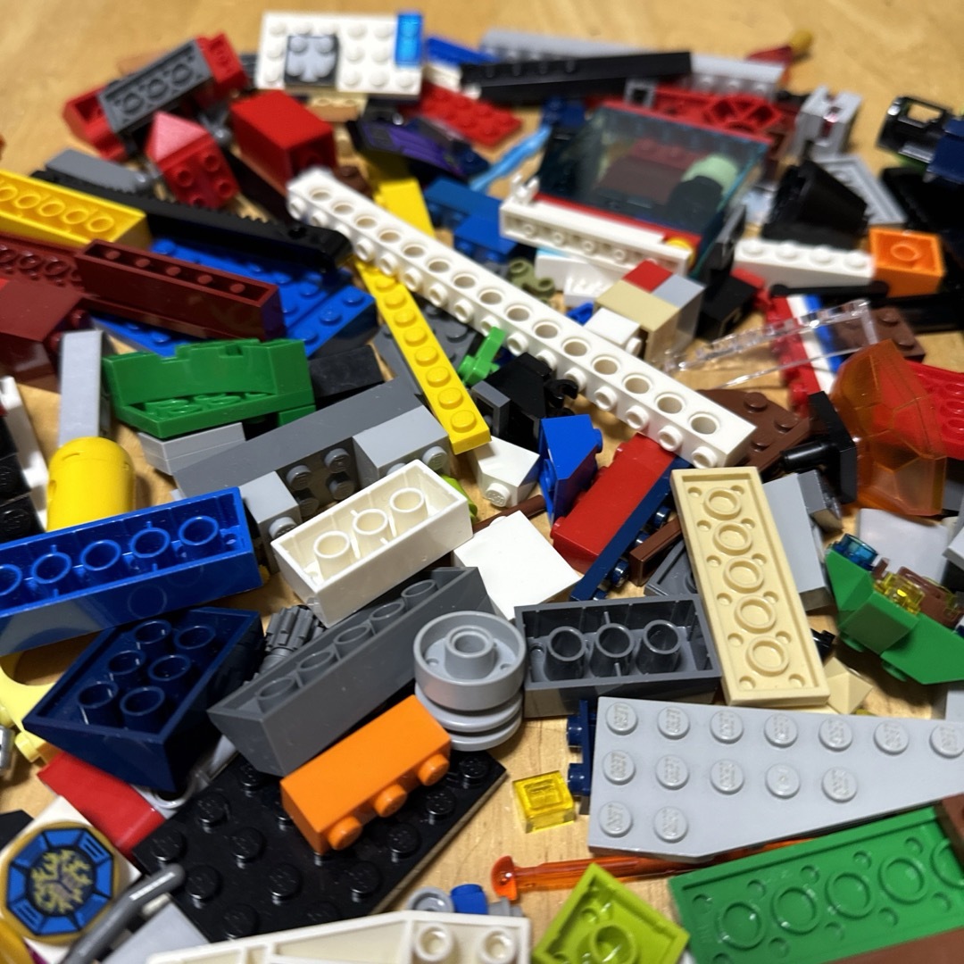 Lego(レゴ)のレゴ（lego）671g！まとめ売り 0.67kg　基本ブロック大量　中古 キッズ/ベビー/マタニティのおもちゃ(知育玩具)の商品写真