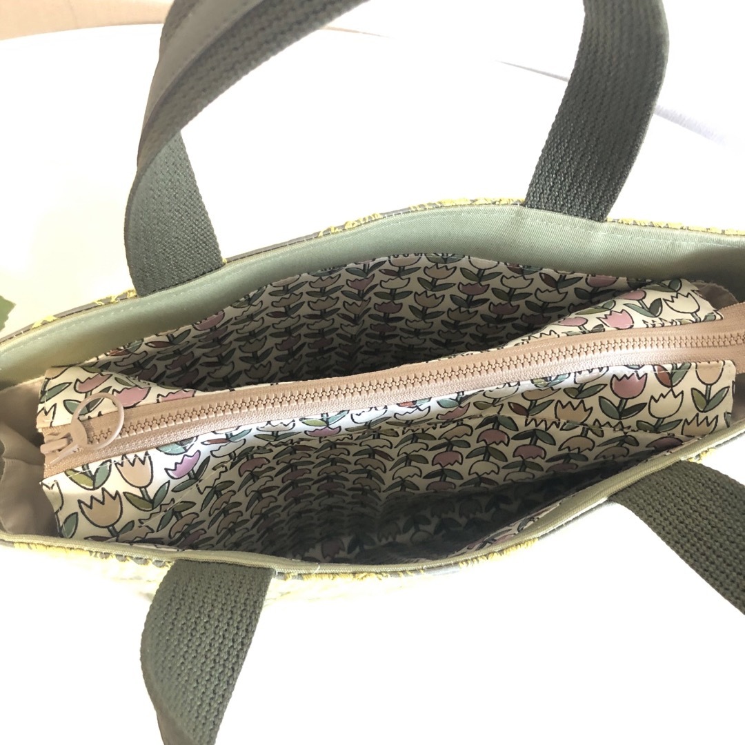 あおりトートバック　グリーン系刺繡 ハンドメイドのファッション小物(バッグ)の商品写真